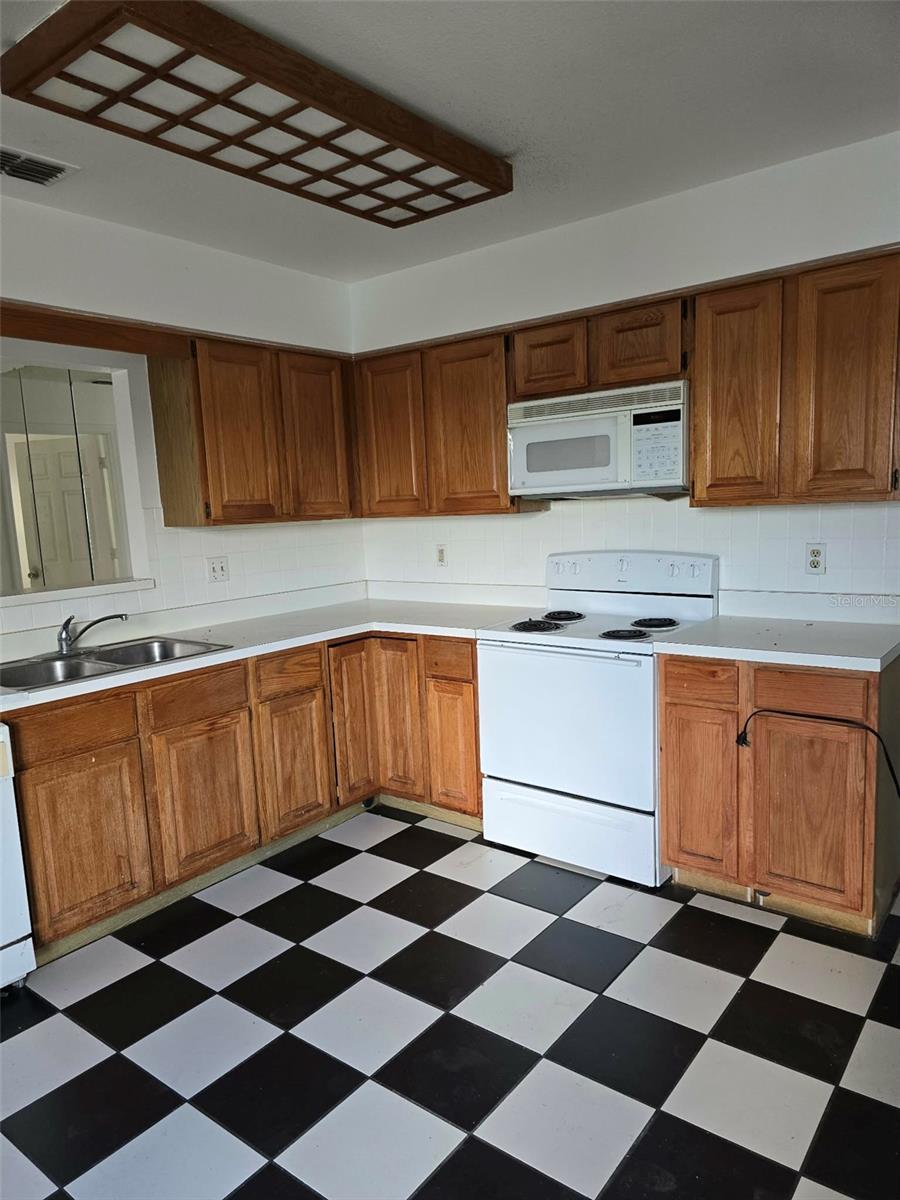 DELTONA LAKES UNIT 39 - Residential