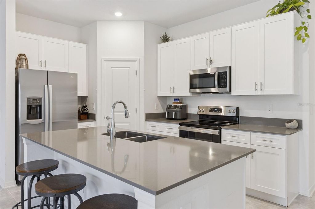 Photo of 715 Grove Street, Winter Haven, FL 33881 (MLS # O6383497)