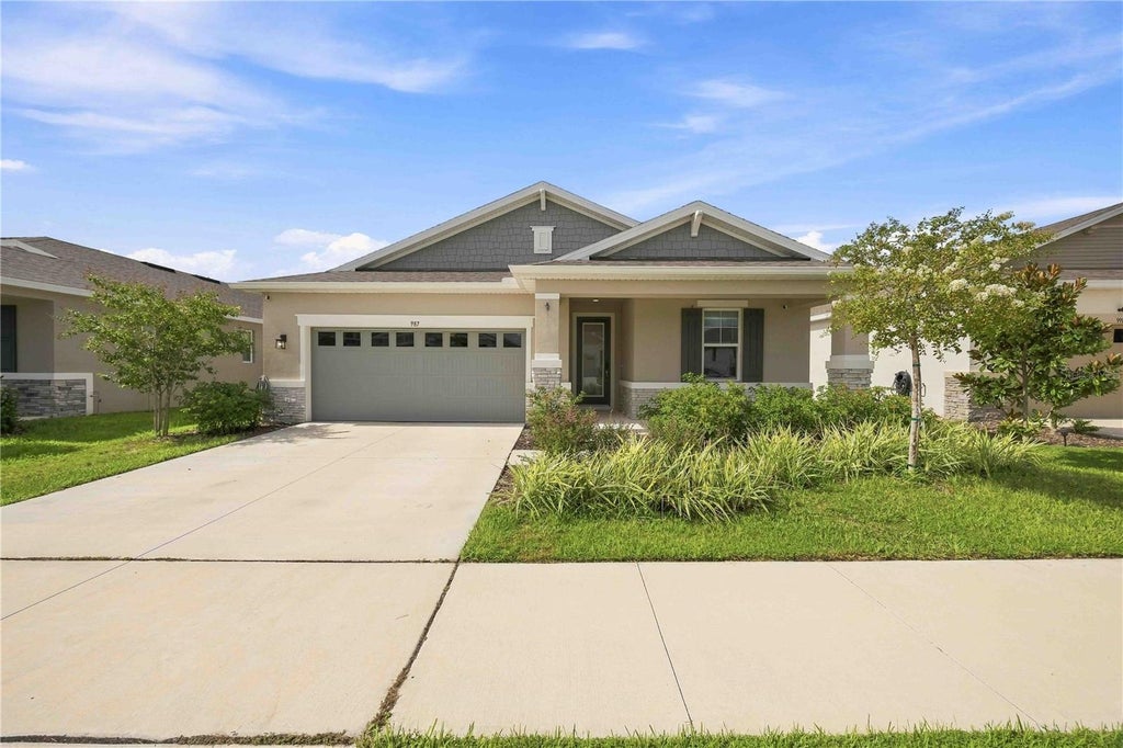 Photo of 987 Griffon Avenue, Lake Alfred, FL 33850 (MLS # O6438237)