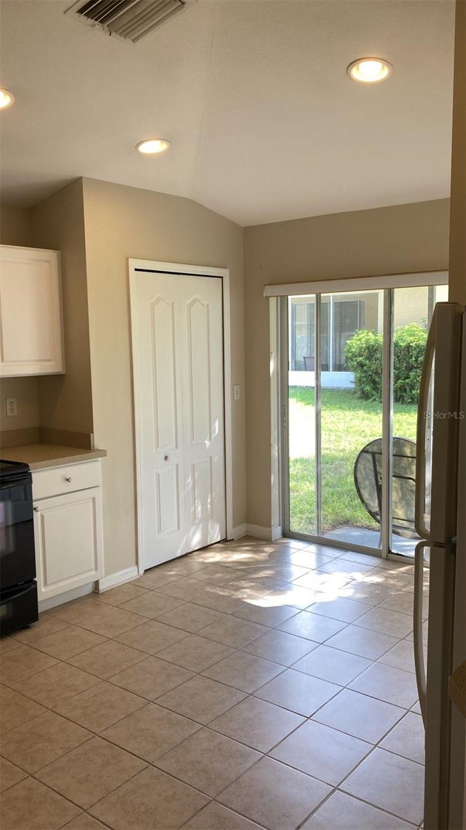 ASBEL CREEK PH 01 - Residential Lease