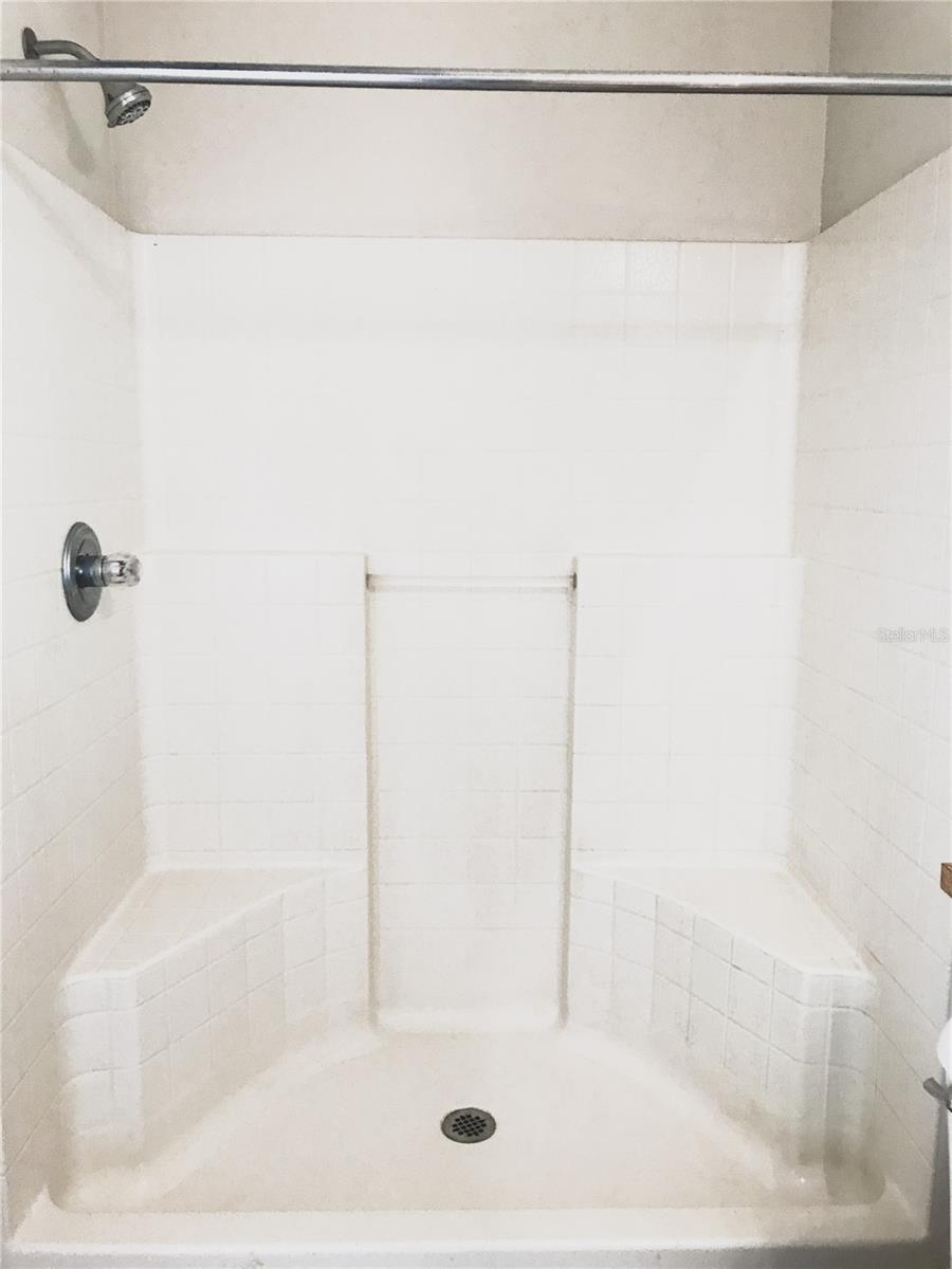 ASBEL CREEK PH 01 - Residential Lease