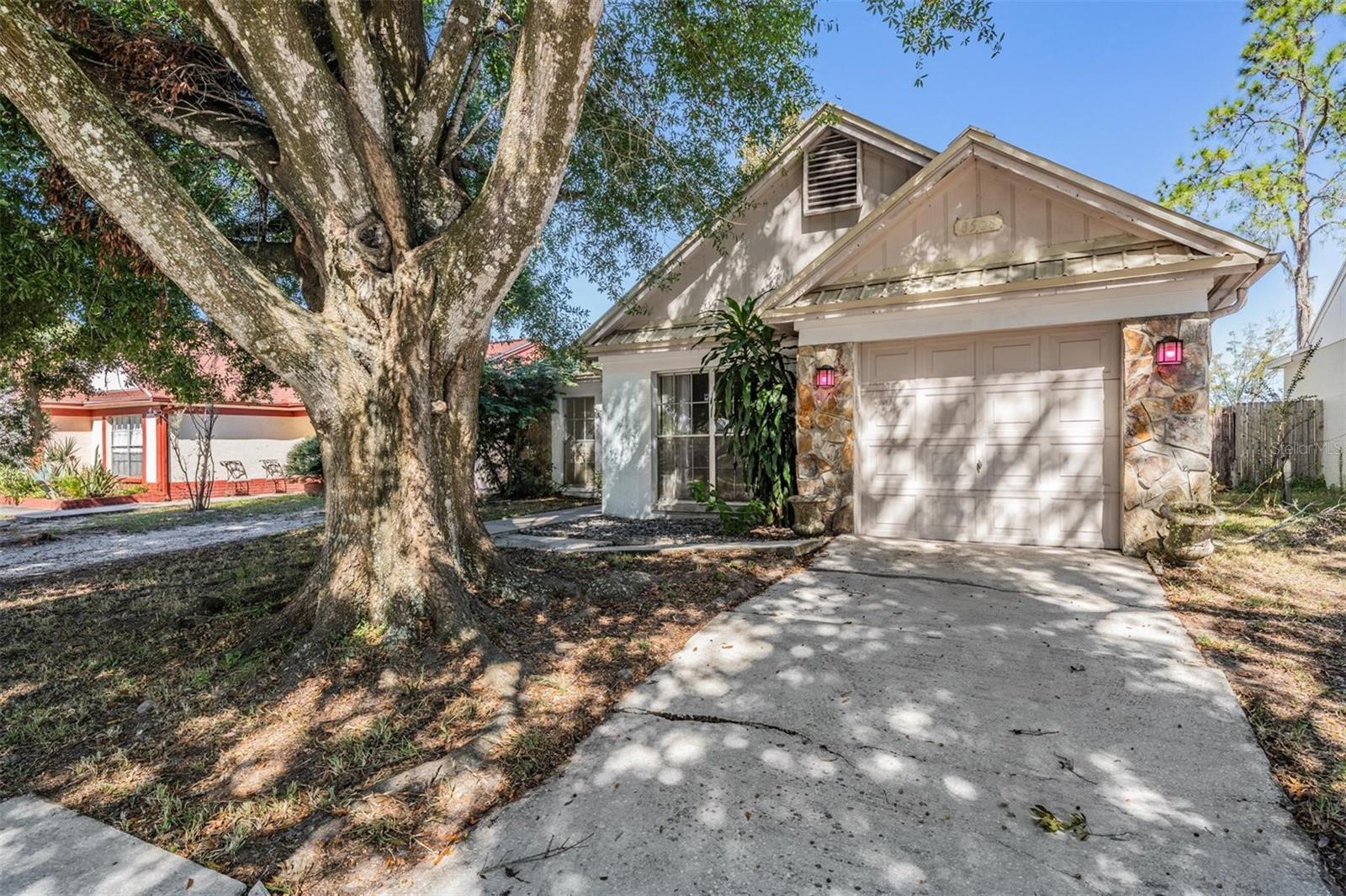 TEMPLE OAKS - Residential