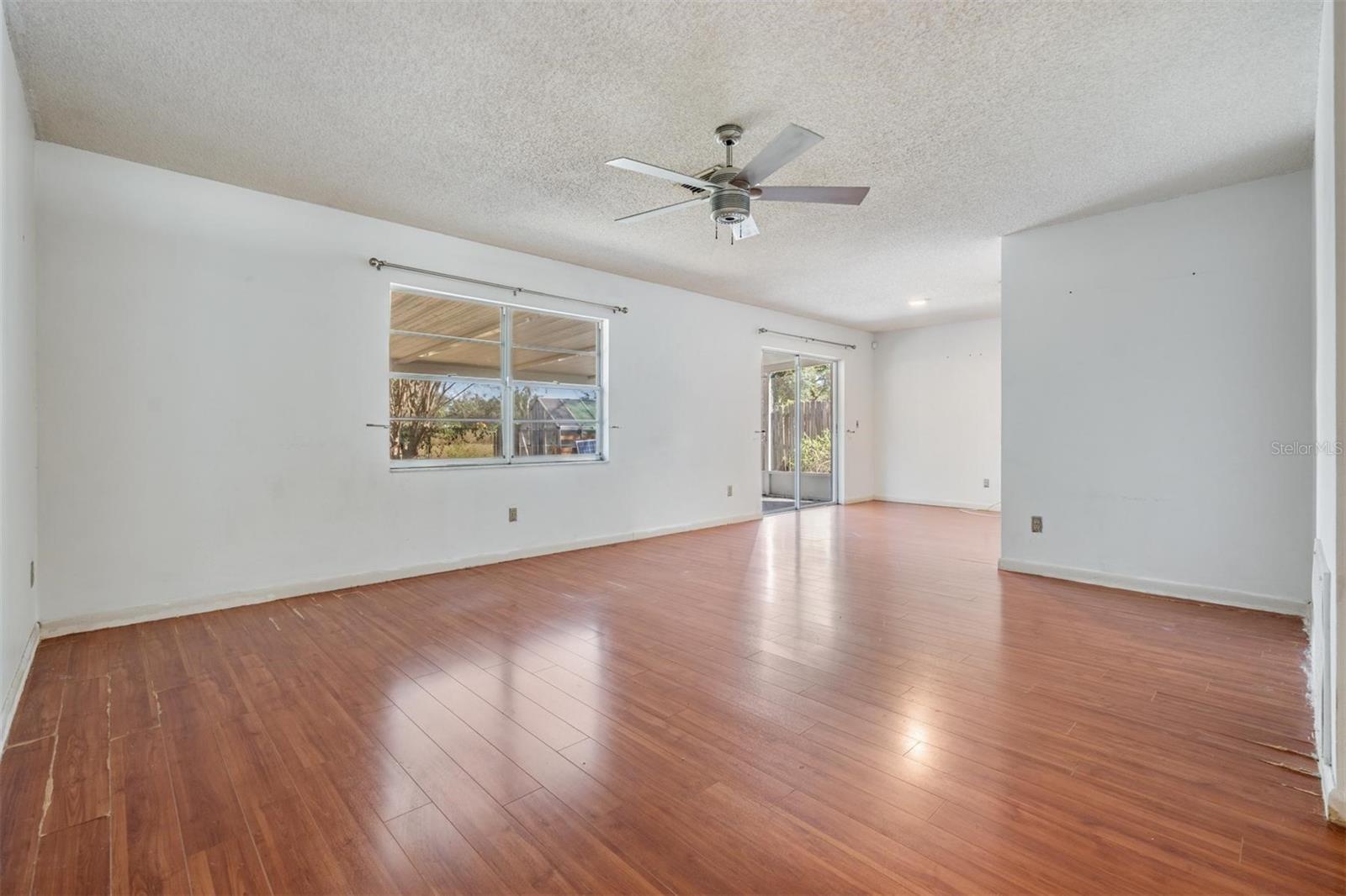 TEMPLE OAKS - Residential