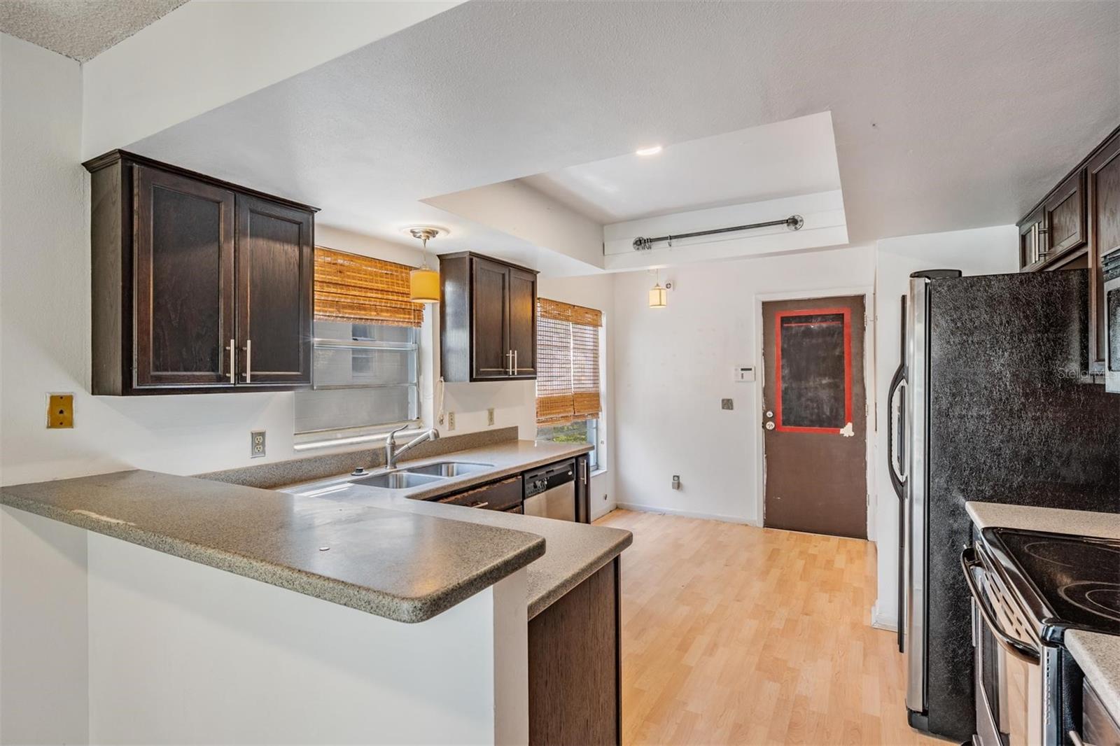TEMPLE OAKS - Residential