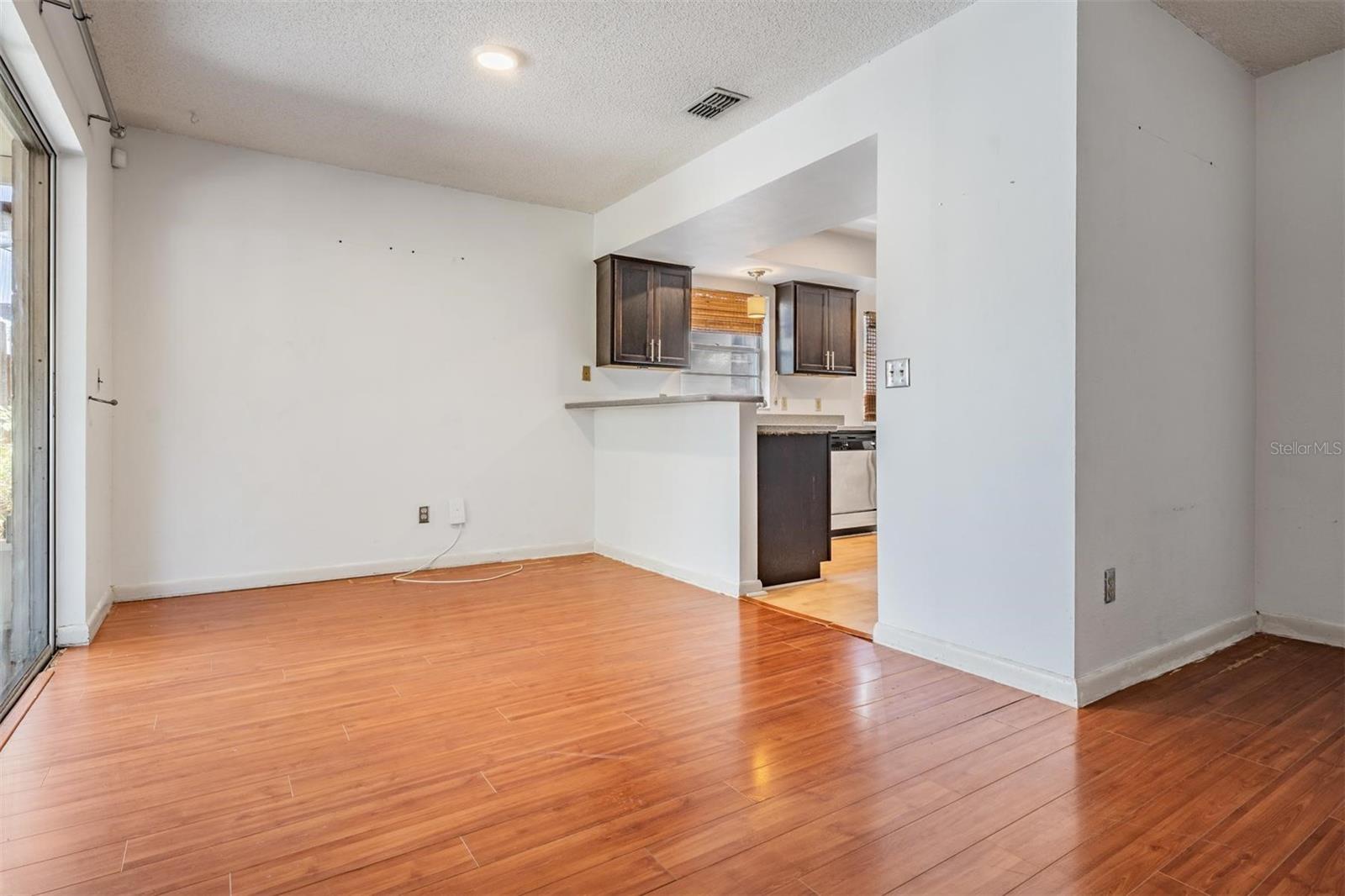 TEMPLE OAKS - Residential
