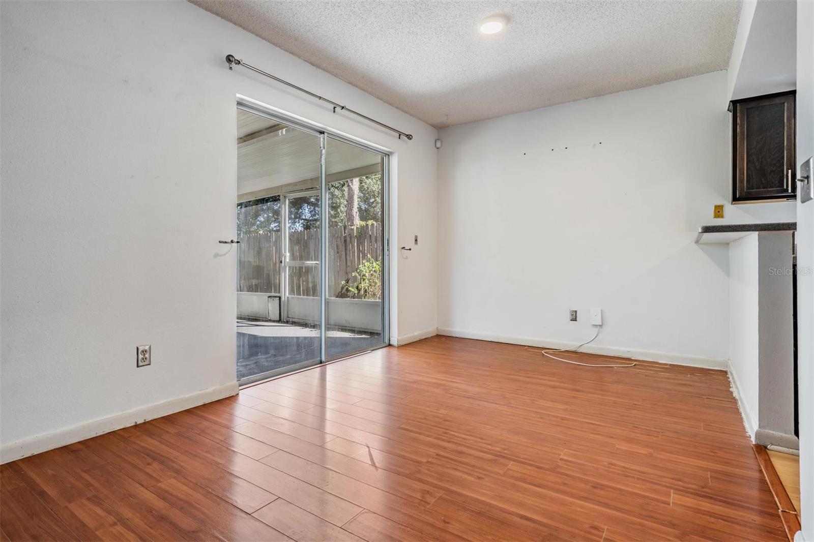 TEMPLE OAKS - Residential
