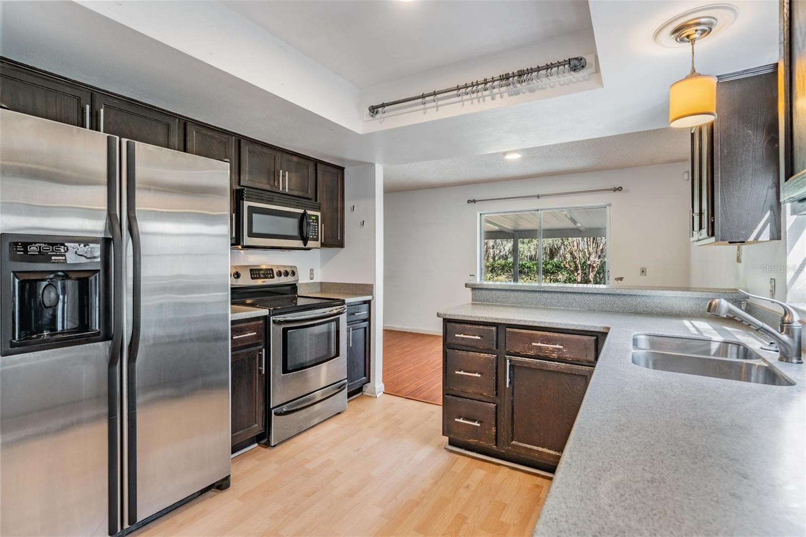 TEMPLE OAKS - Residential