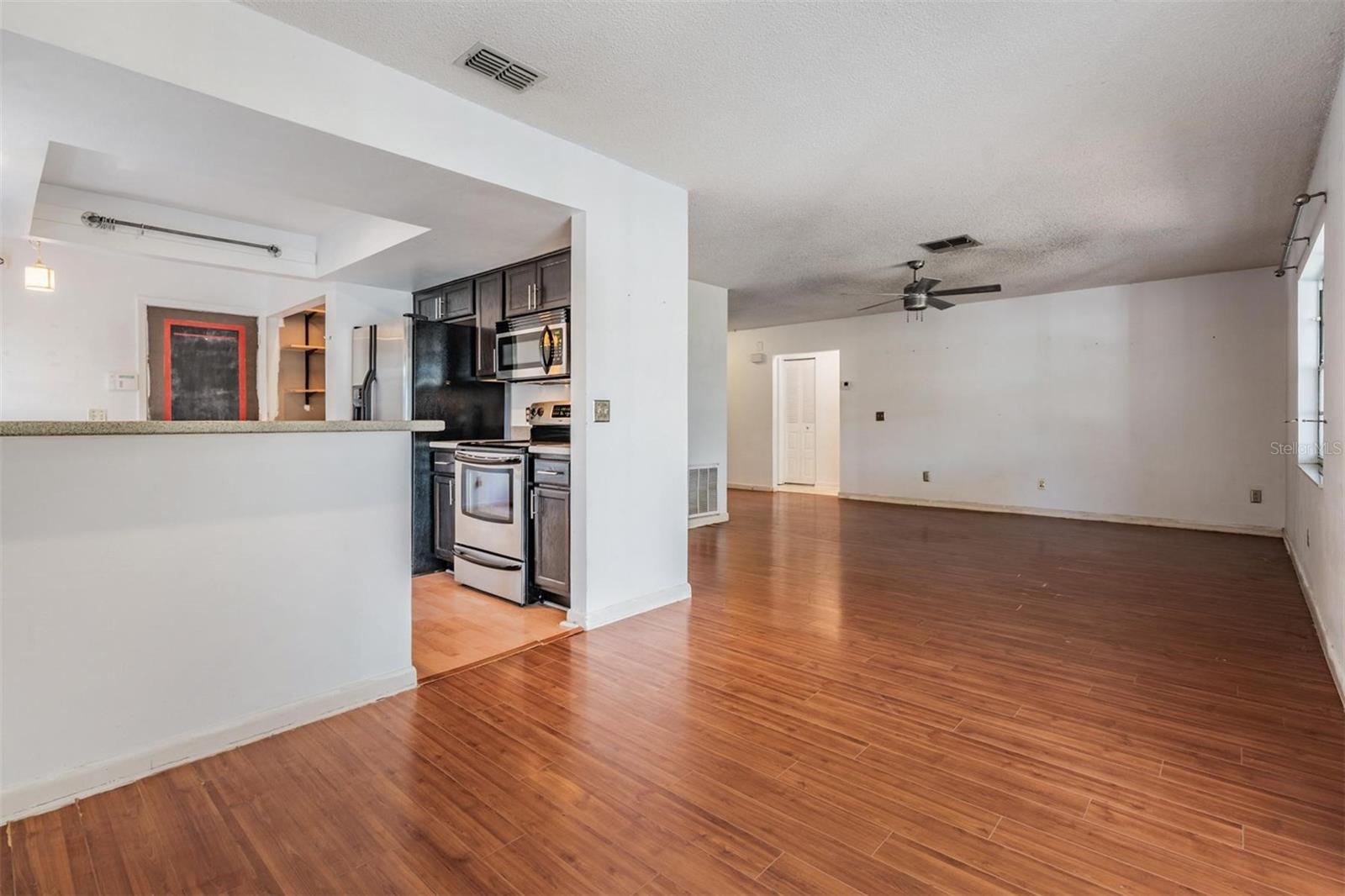 TEMPLE OAKS - Residential