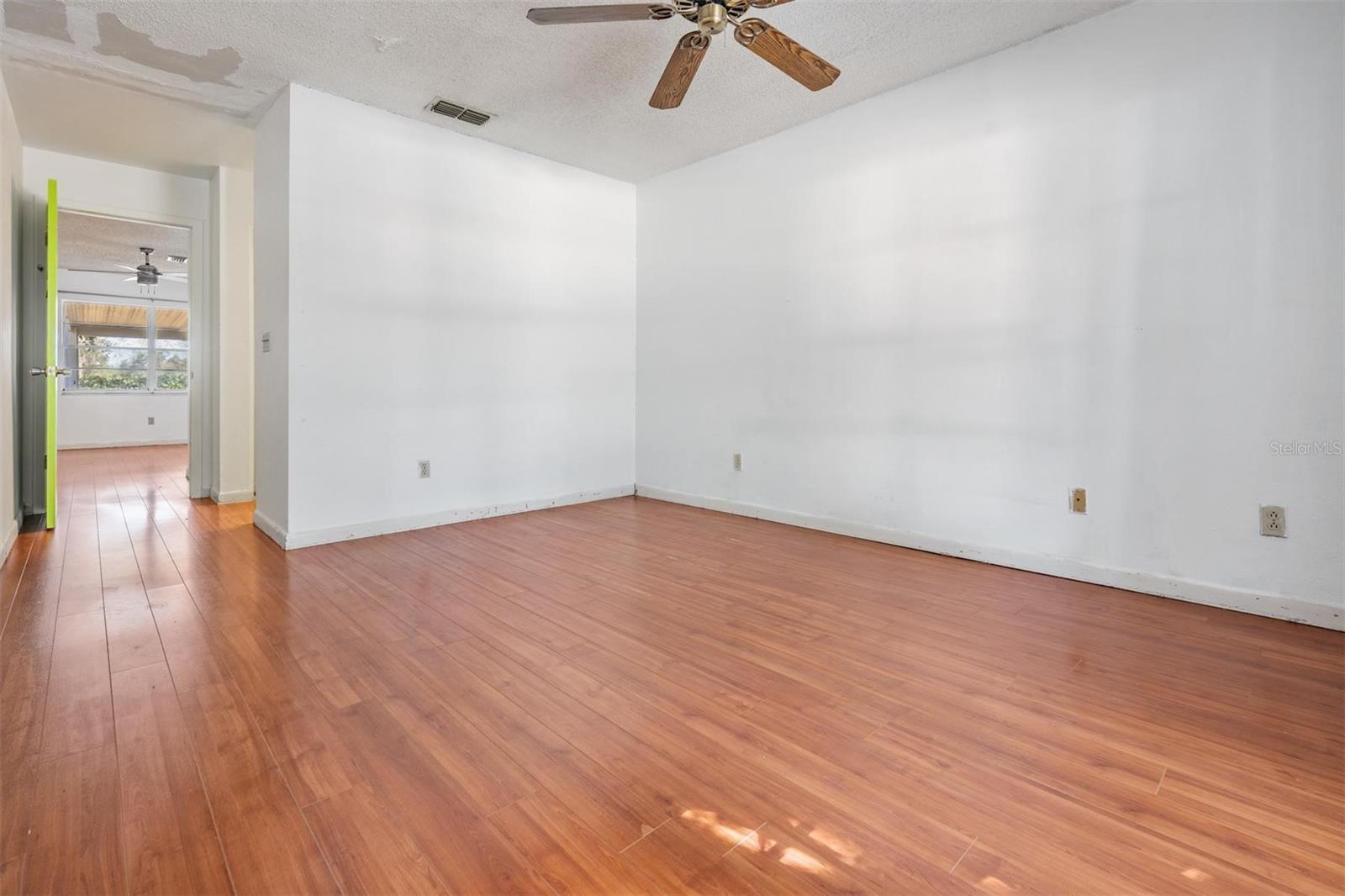 TEMPLE OAKS - Residential