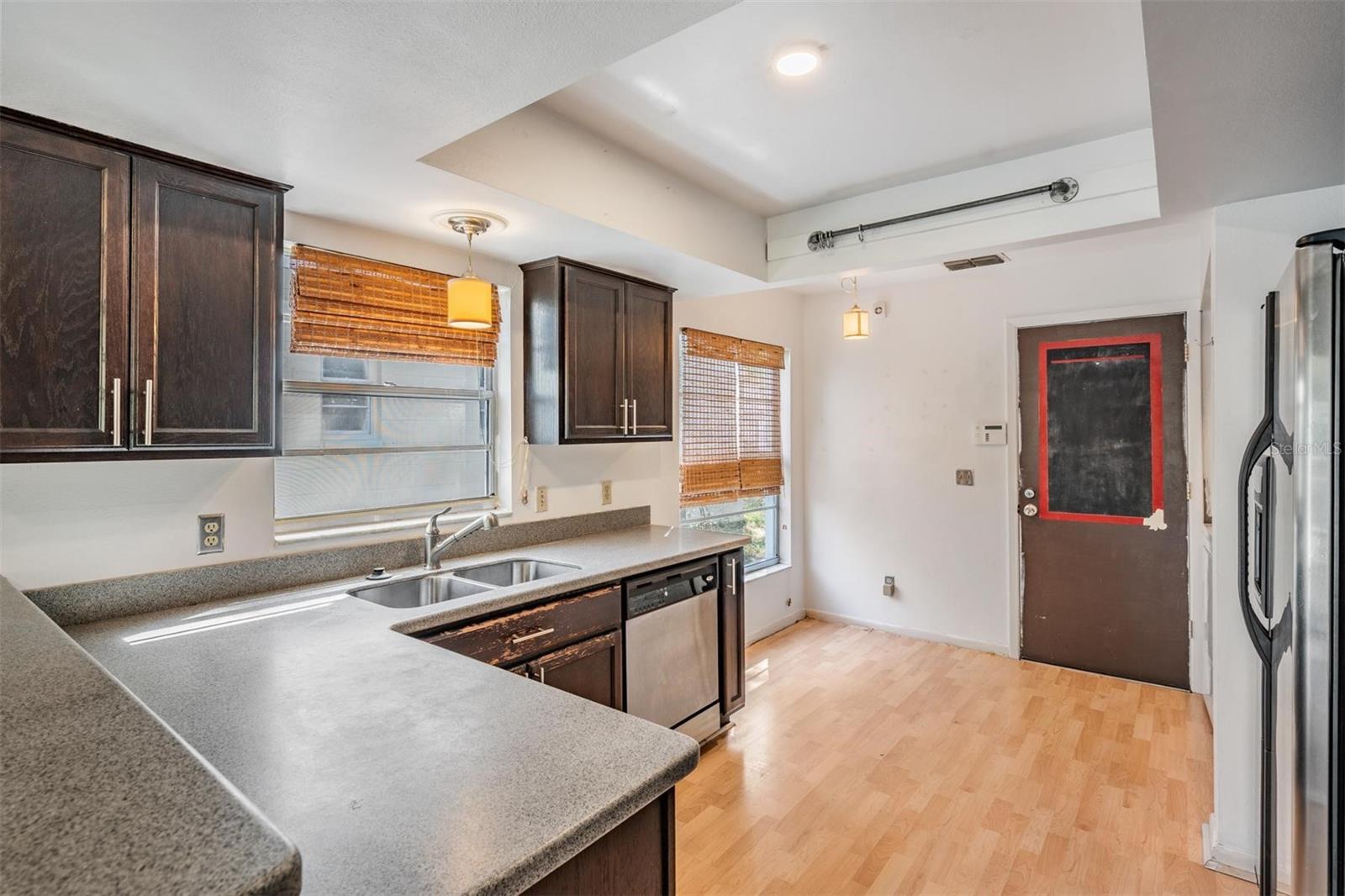 TEMPLE OAKS - Residential