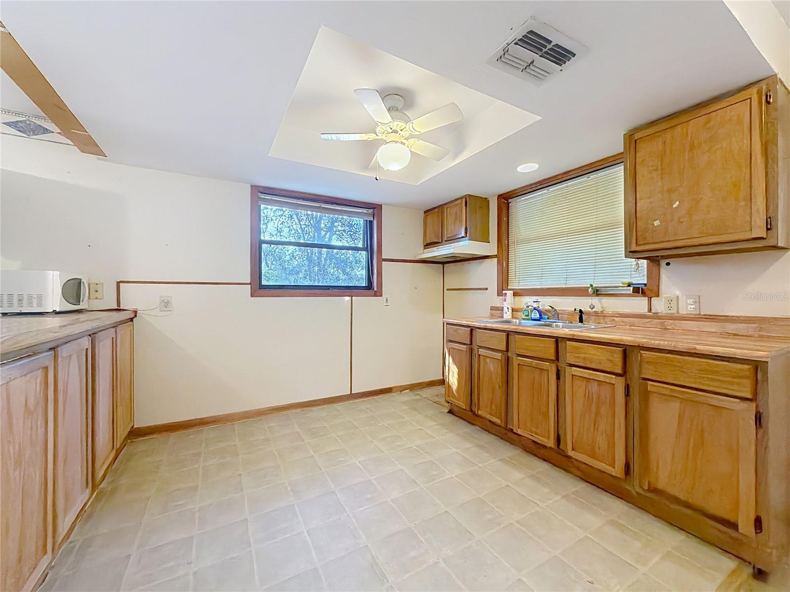 LAKE TROPICANA RANCHETTES - Residential