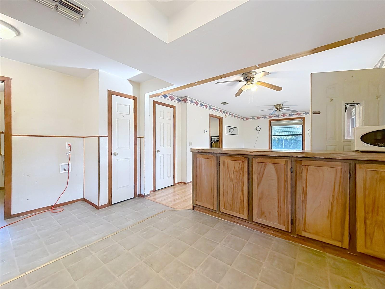 LAKE TROPICANA RANCHETTES - Residential