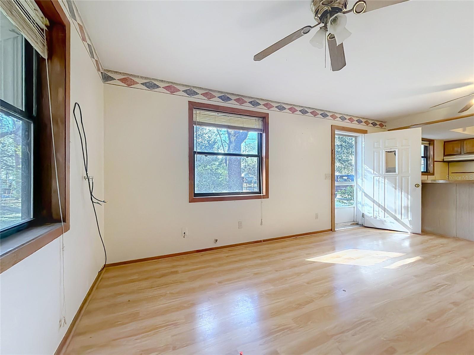 LAKE TROPICANA RANCHETTES - Residential