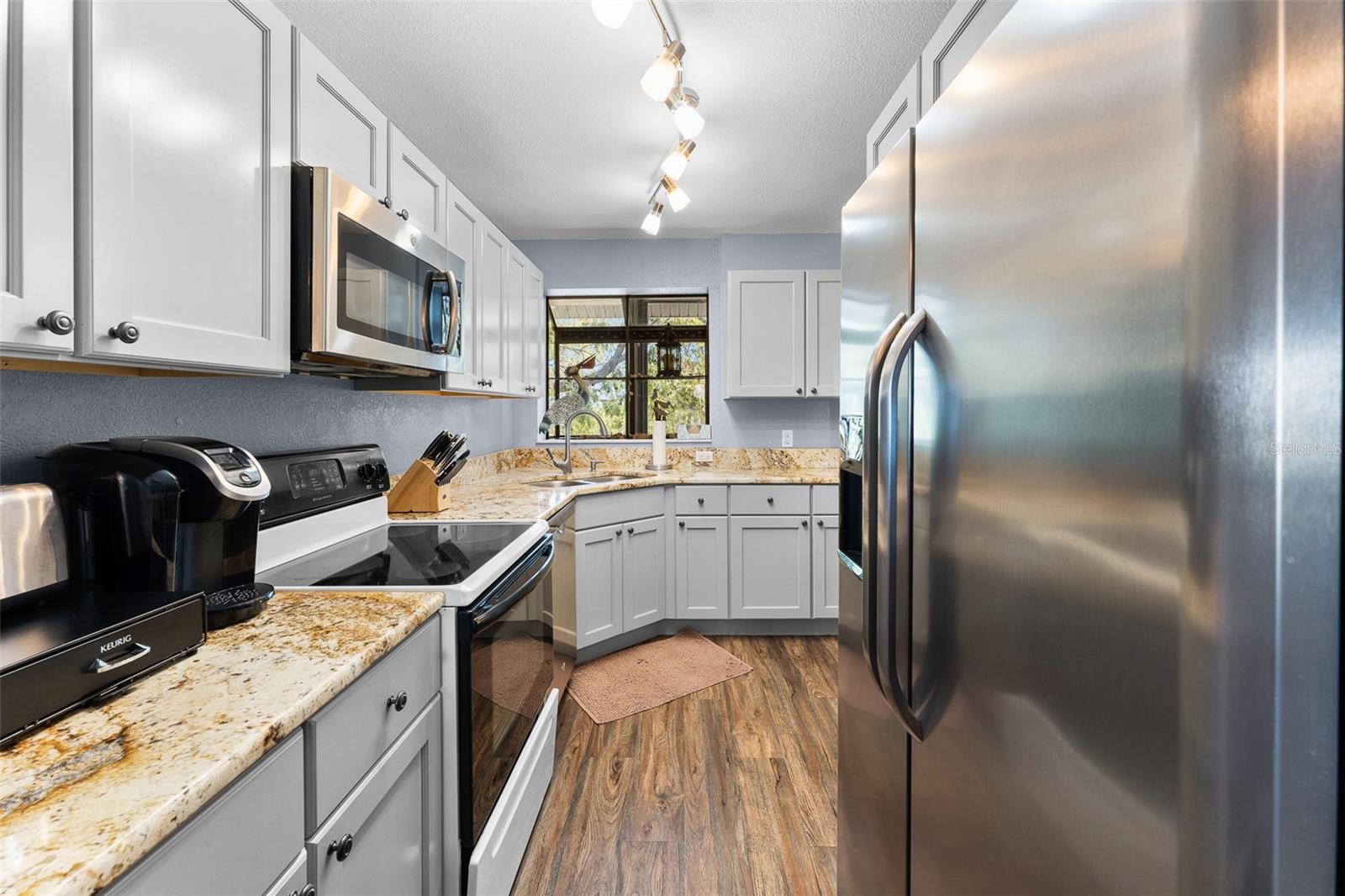 1901 OYSTER CATCHER LANE 823