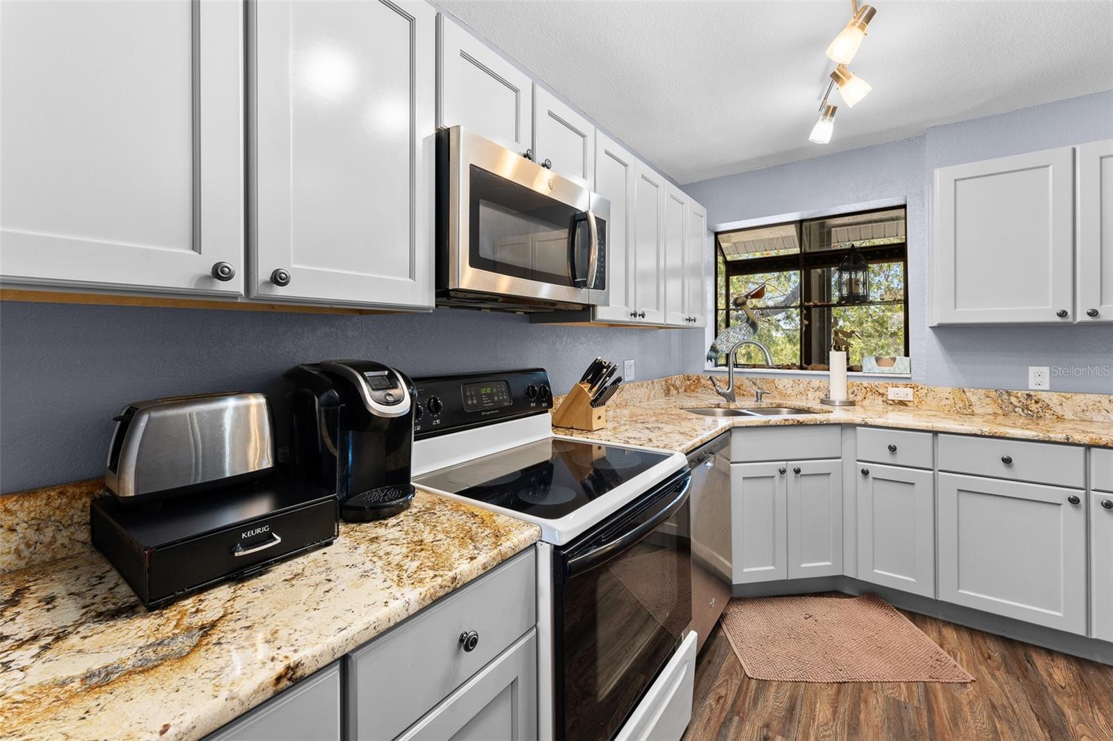 1901 OYSTER CATCHER LANE 823