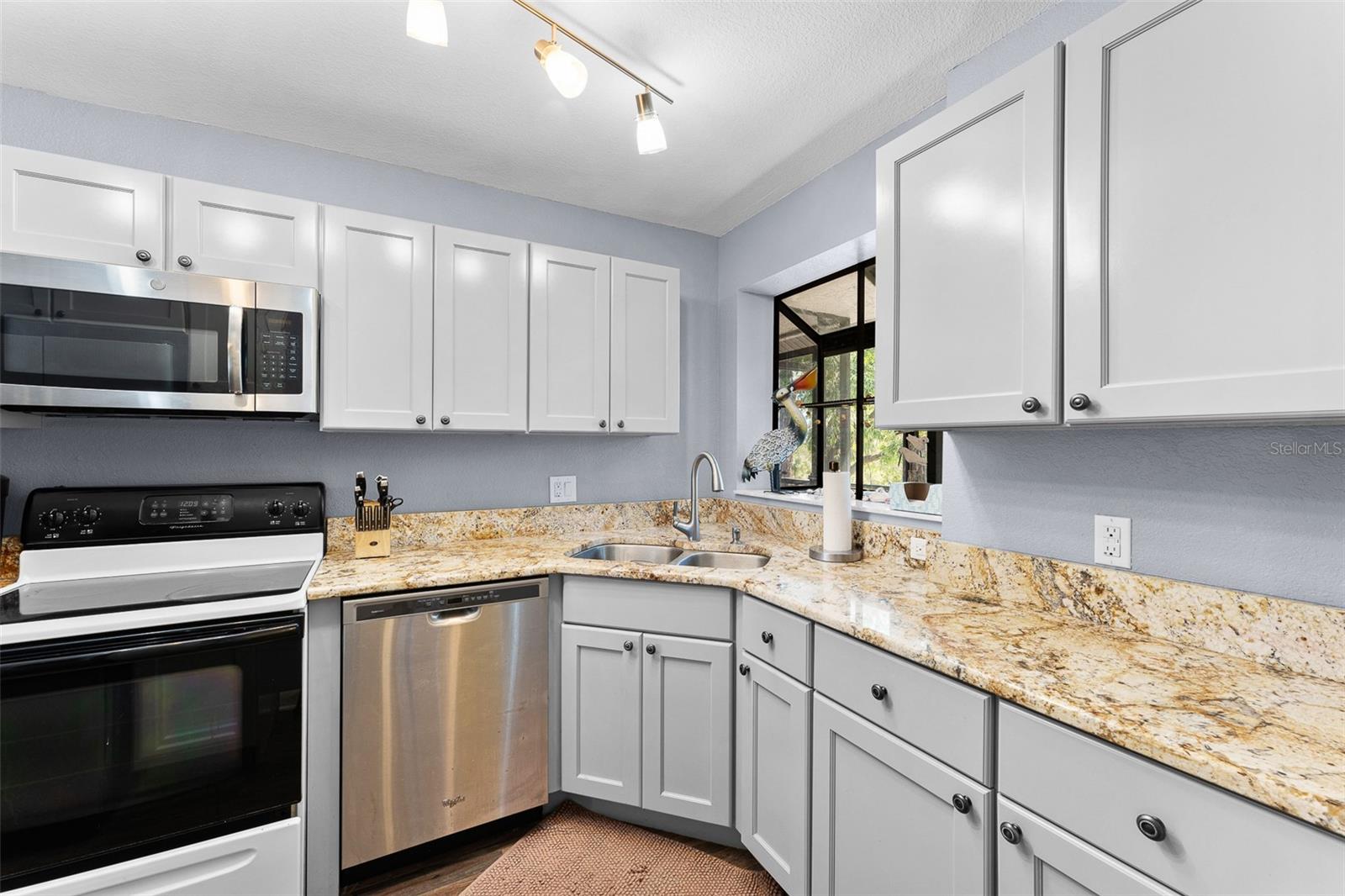 1901 OYSTER CATCHER LANE 823