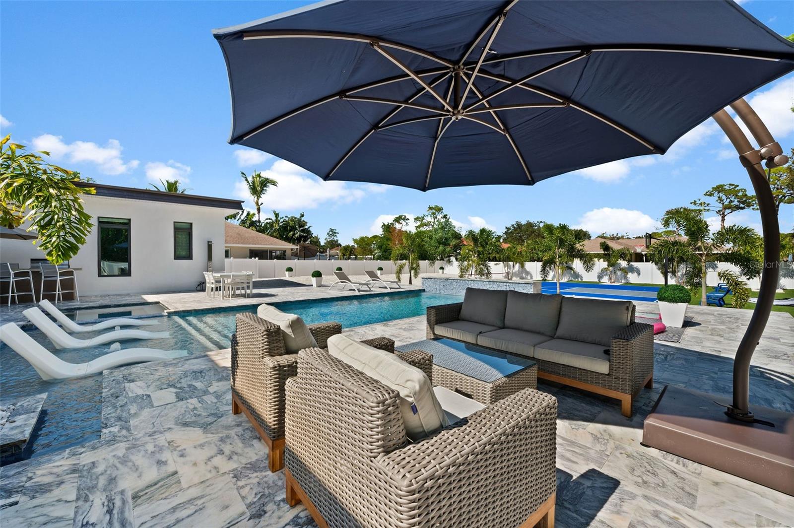 VAMO 3RD ADD TO - Residential Lease