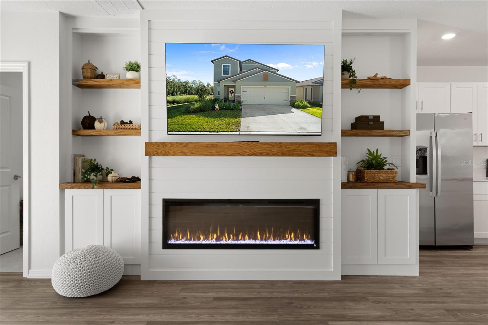6582 PORCH LIGHT DRIVE