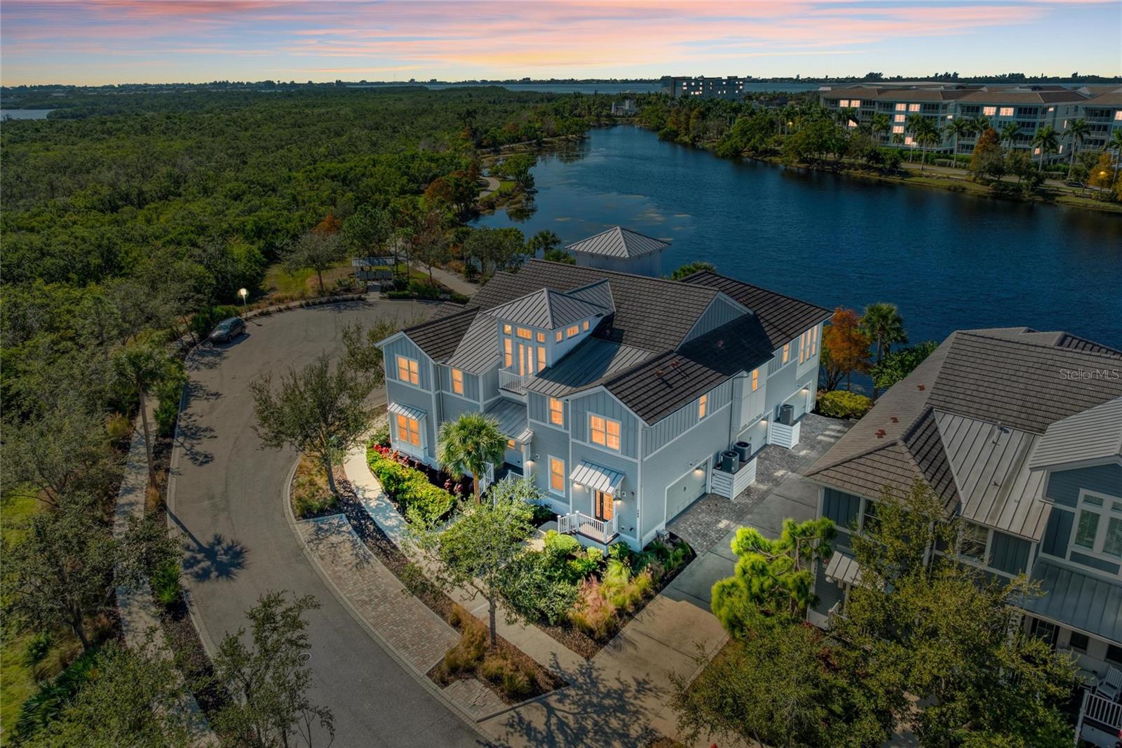 MANGROVE WALK ON HARBOUR ISLE PH 5 A PH - Residential