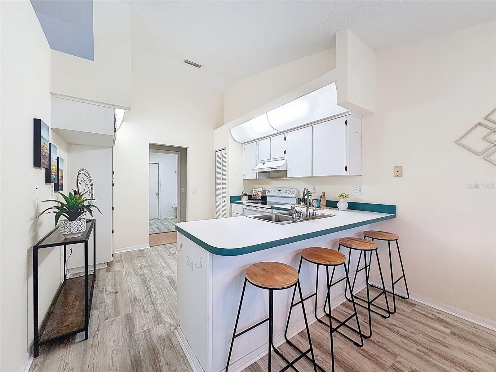 FAIRWAY OAKS - Residential