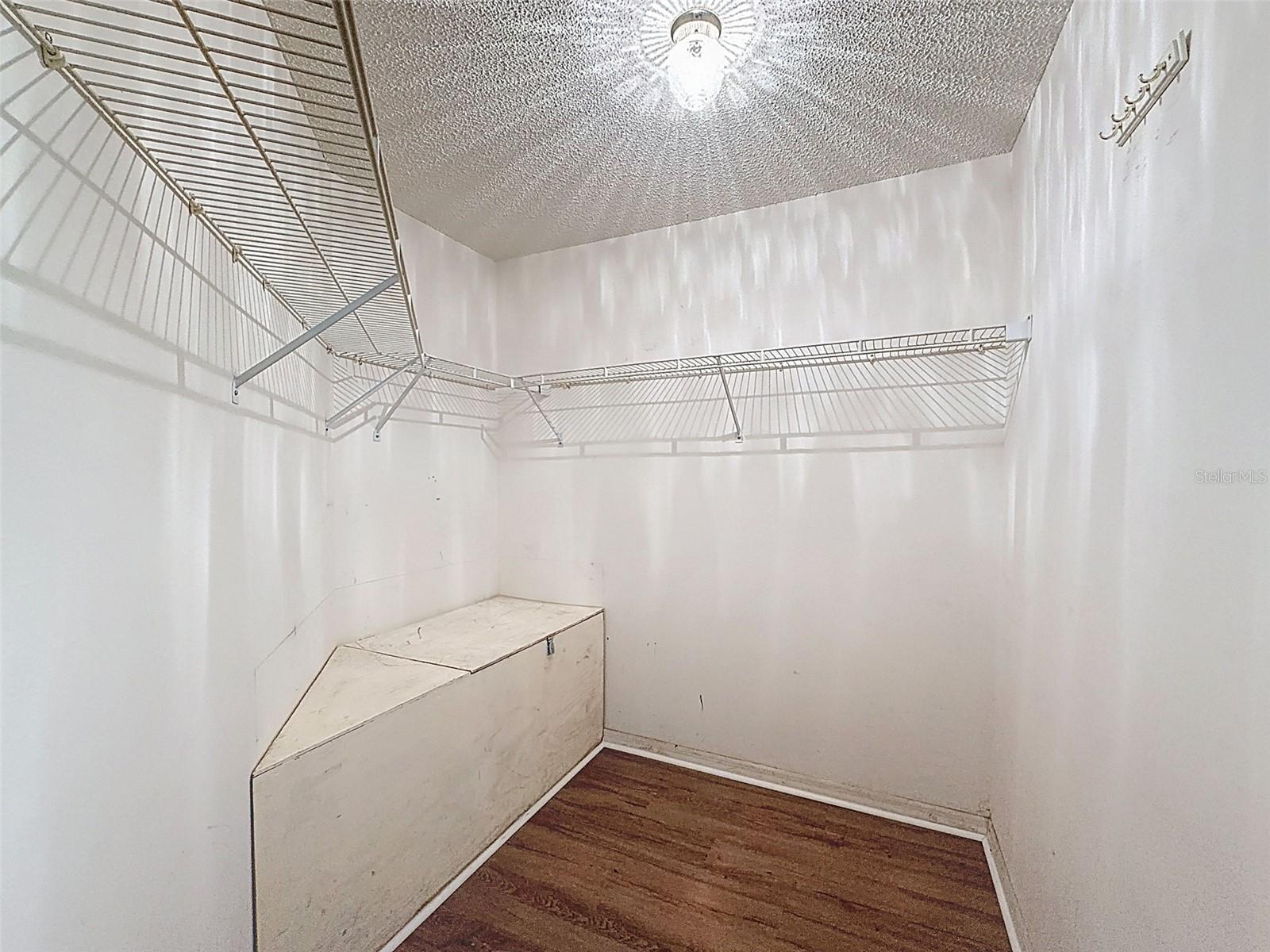 FAIRWAY OAKS - Residential