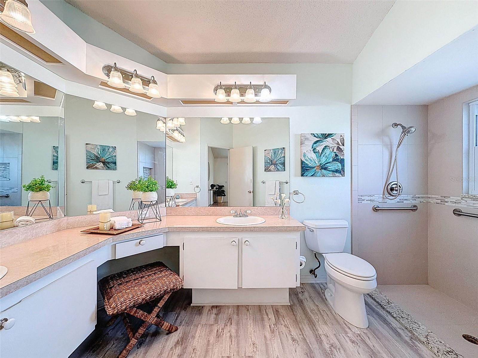 FAIRWAY OAKS - Residential