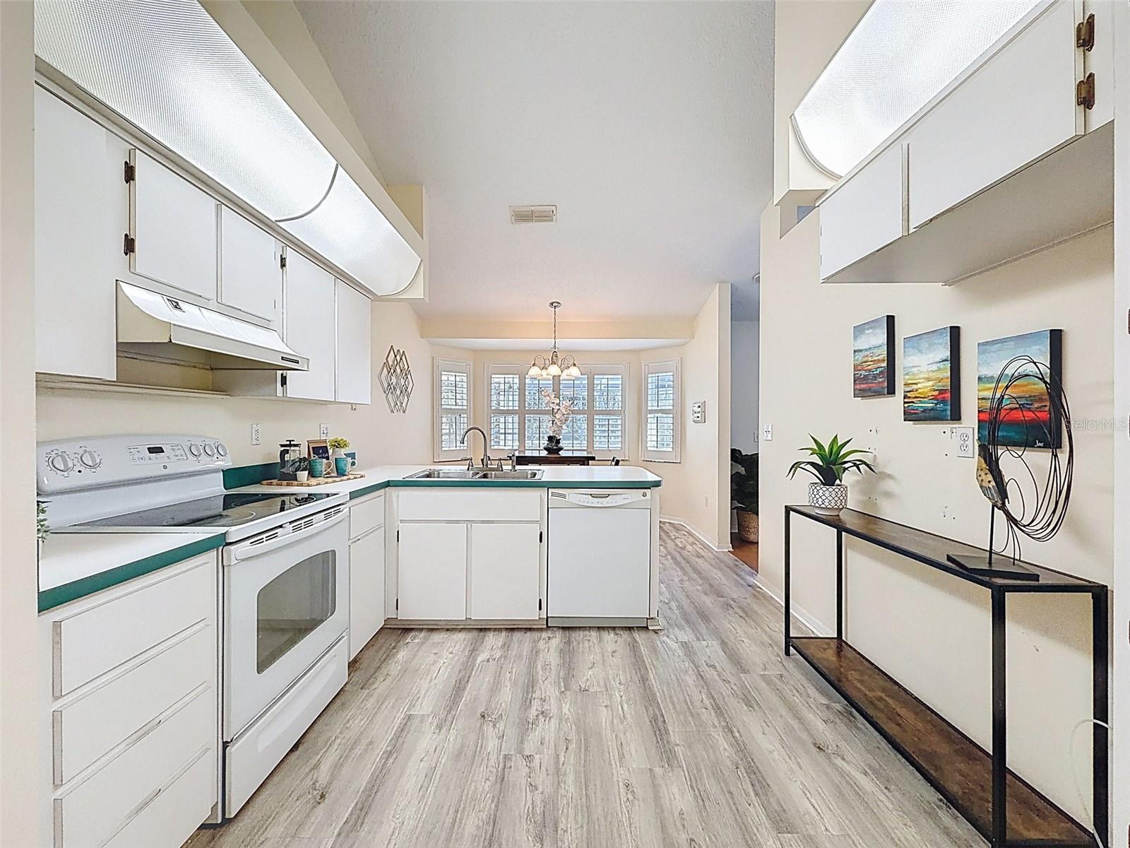 FAIRWAY OAKS - Residential