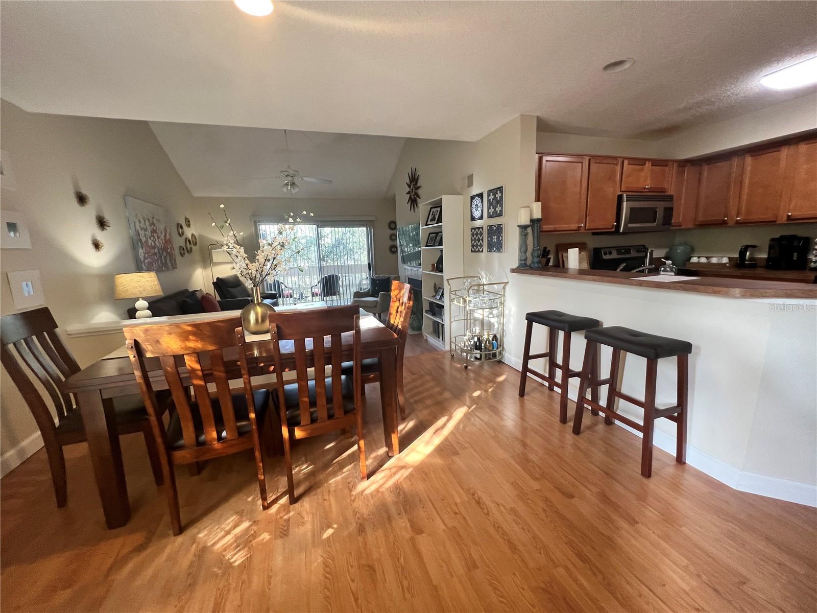 TENANTS ARE NOT ALLOWED TO HAVE PETS!! Key West atmosphere with beautiful landscaping, ponds, bridges, pool, tennis courts and clubhouse. Close to Tampa airport and a short drive to downtown St. Petersburg. Lots of shopping and dining nearby. This 3rd floor unit is quiet with a nice balcony facing trees and wood burning fireplace. Living room has volume ceilings and fireplace. Separate dining area, upgrades in kitchen and baths.
Welcome home to Bridgewater luxury rentals! Our apartments in St. Petersburg allow you to reside in comfort and sophistication while exploring Gandy's unique and dynamic culture. Superior amenities, desirable services, and a well-connected address allow you to indulge in all the conveniences you want without giving up on the peace and quiet you deserve.
Relaxation and recreation are at the forefront, with community pool, two tennis courts, and a car care center. Easily unwind inside your spacious home with the latest features.
Our applicant criteria is a min monthly income 3x the monthly rent, min credit of 620, and a move in date within 30 dates of lease acceptance.
RENTERS INSURANCE IS REQUIRED!