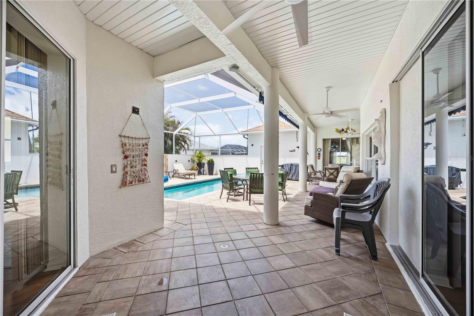 ROTONDA WEST PEBBLE BEACH - Residential