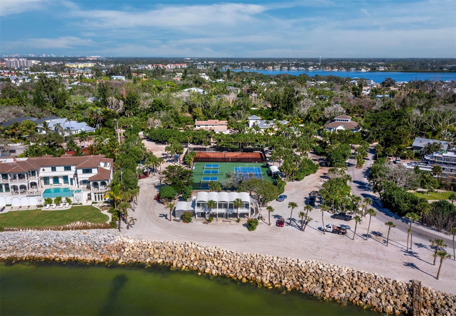 SIESTA PROPERTIES INC - Land