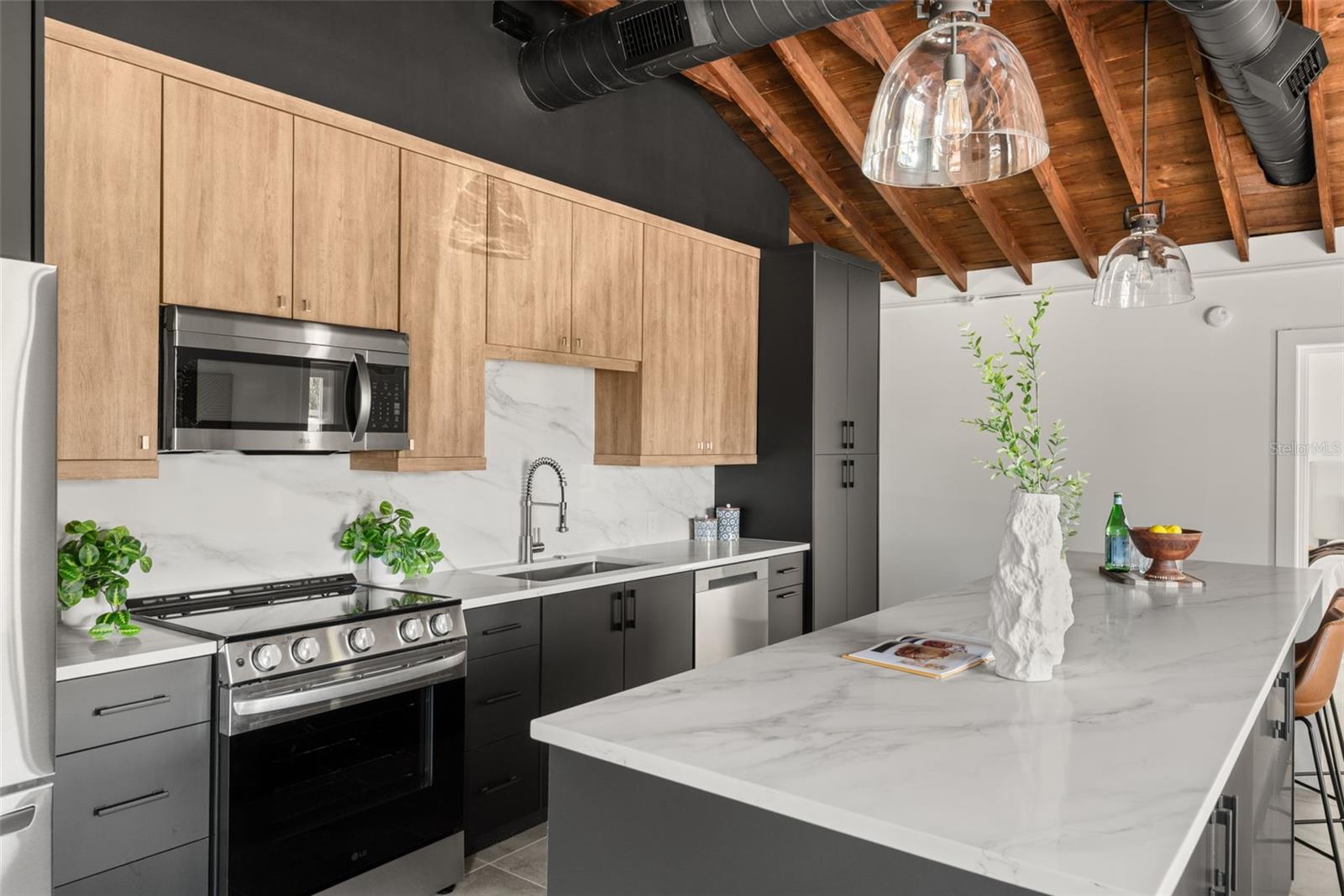 MAGNOLIA GARDENS SUB - Residential