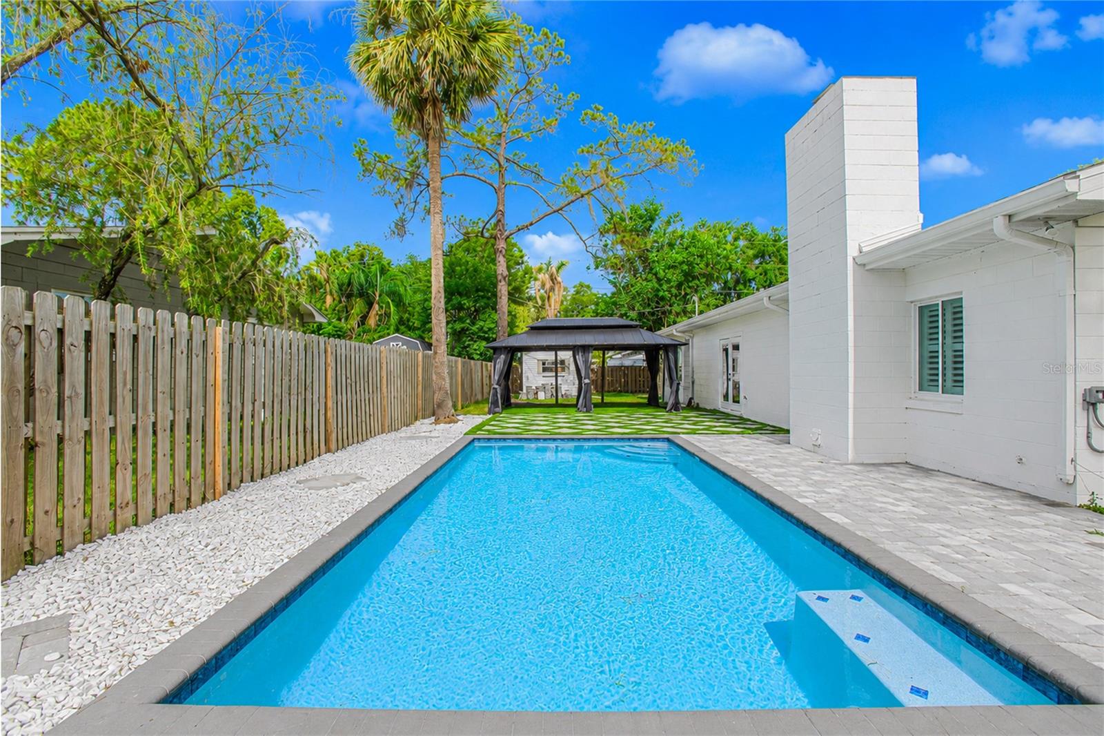 20 E DIVISION STREET