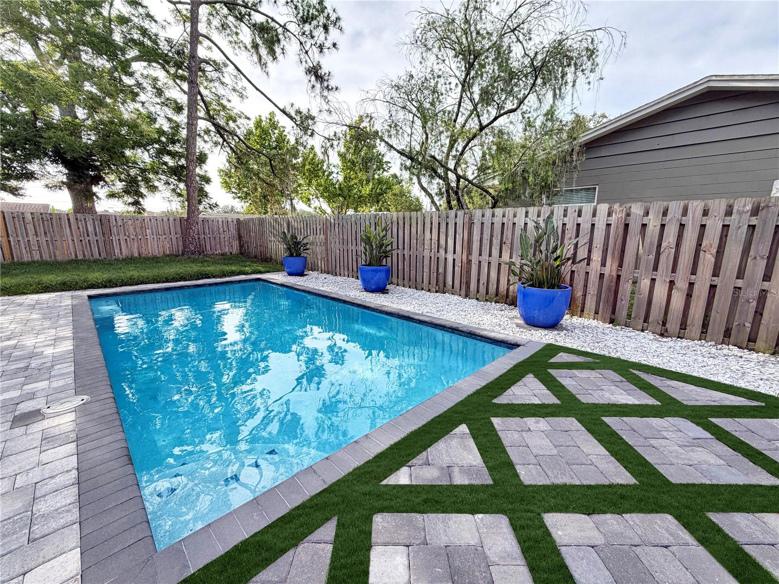 20 E DIVISION STREET