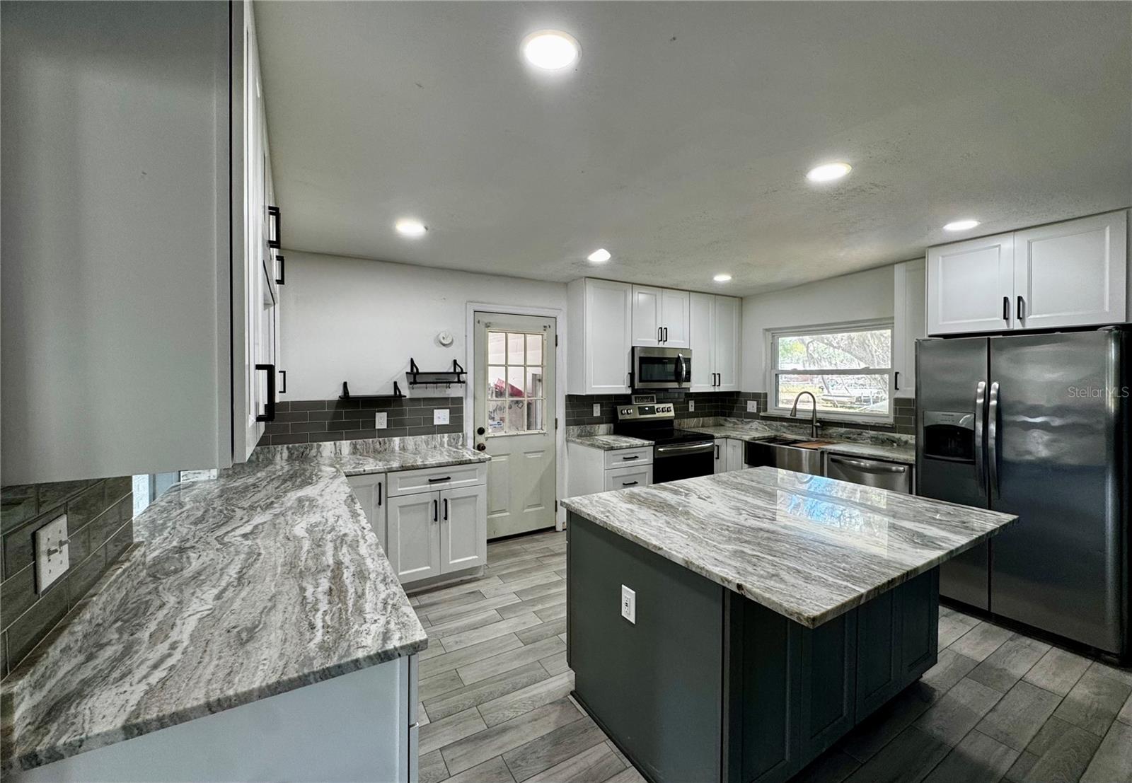 LAKEWOOD - Residential