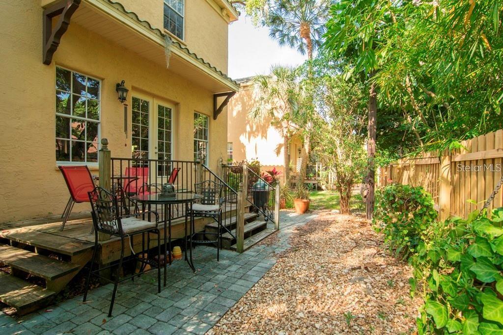 HANSEN MANOR TWNHMS - Residential