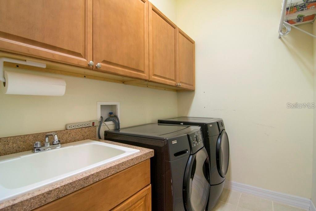 HANSEN MANOR TWNHMS - Residential