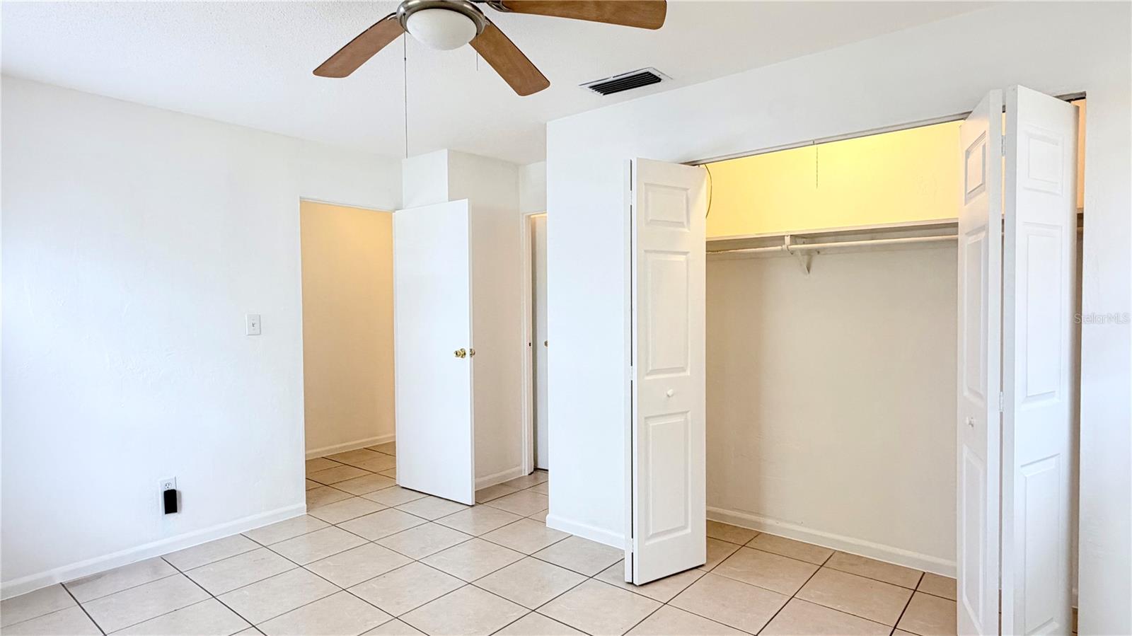 STORYBOOK VILLAGE - Residential Lease