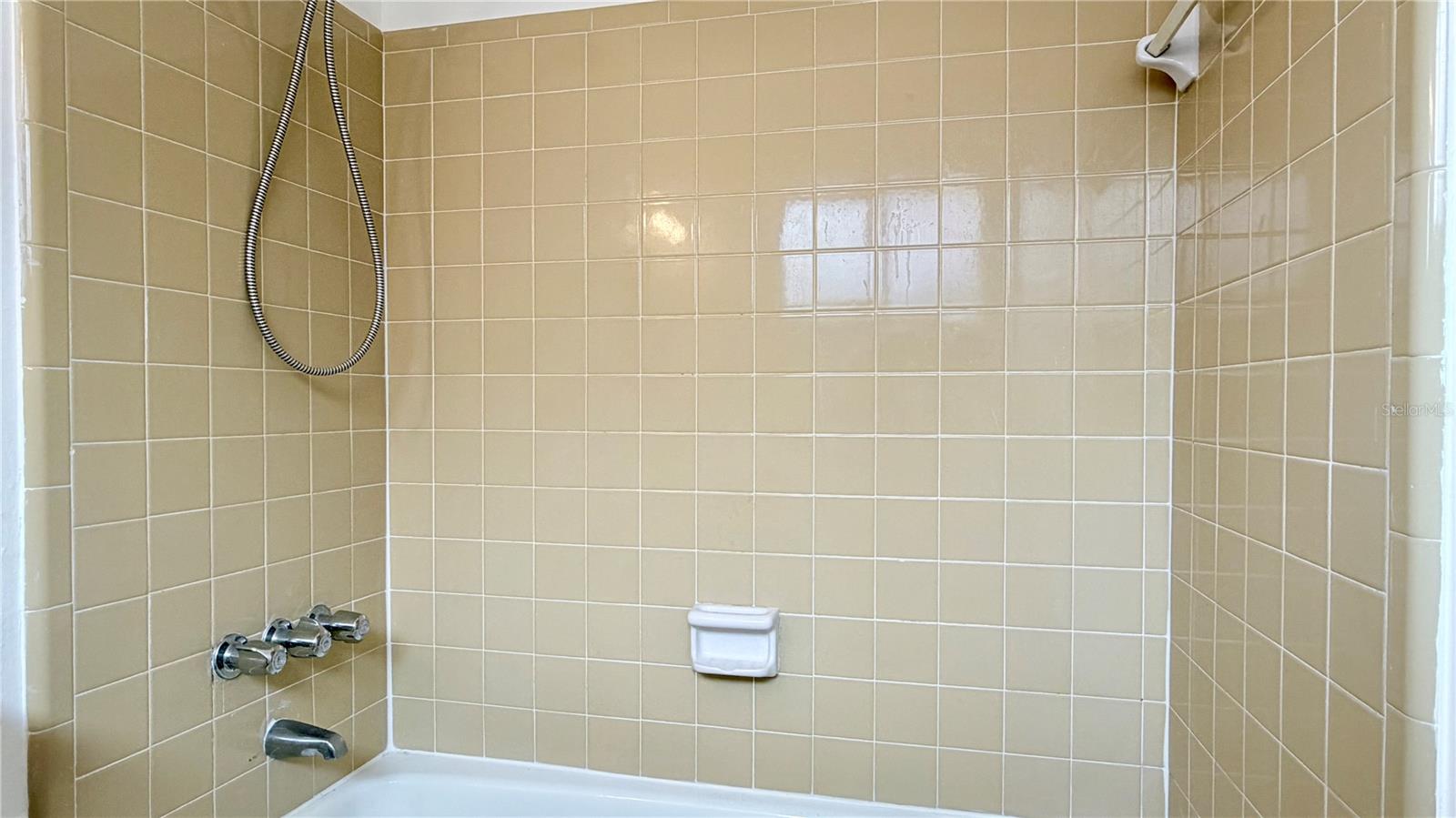 STORYBOOK VILLAGE - Residential Lease