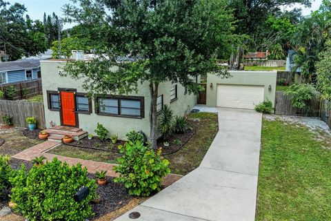 Photo of 3812 11th Avenue W, Bradenton, FL 34205 (MLS # A4666989)