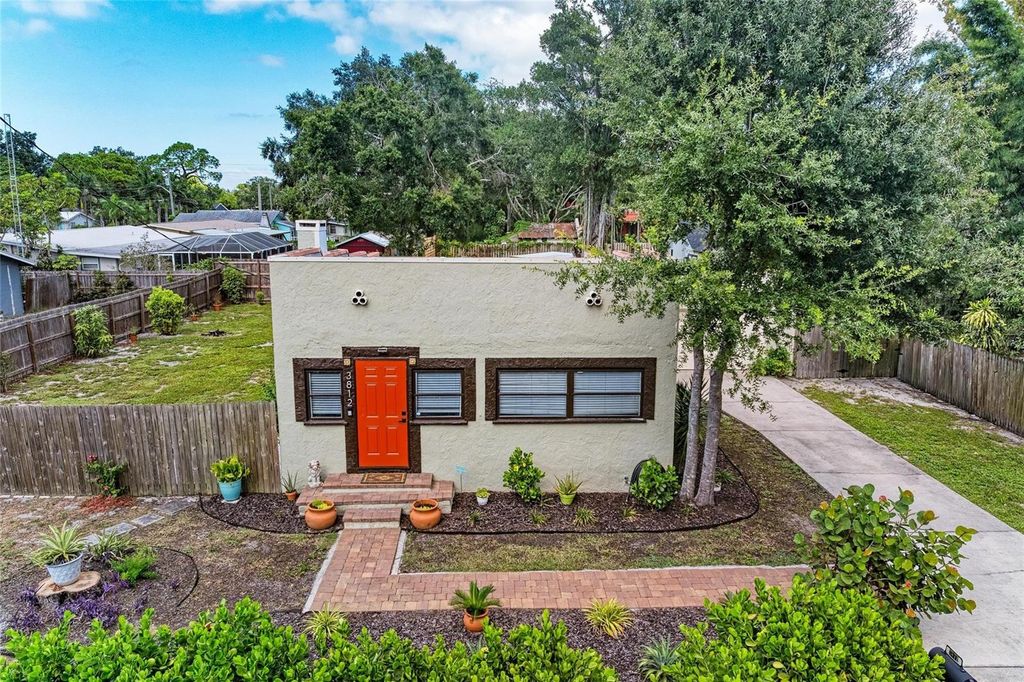 Photo of 3812 11th Avenue W, Bradenton, FL 34205 (MLS # A4666989)