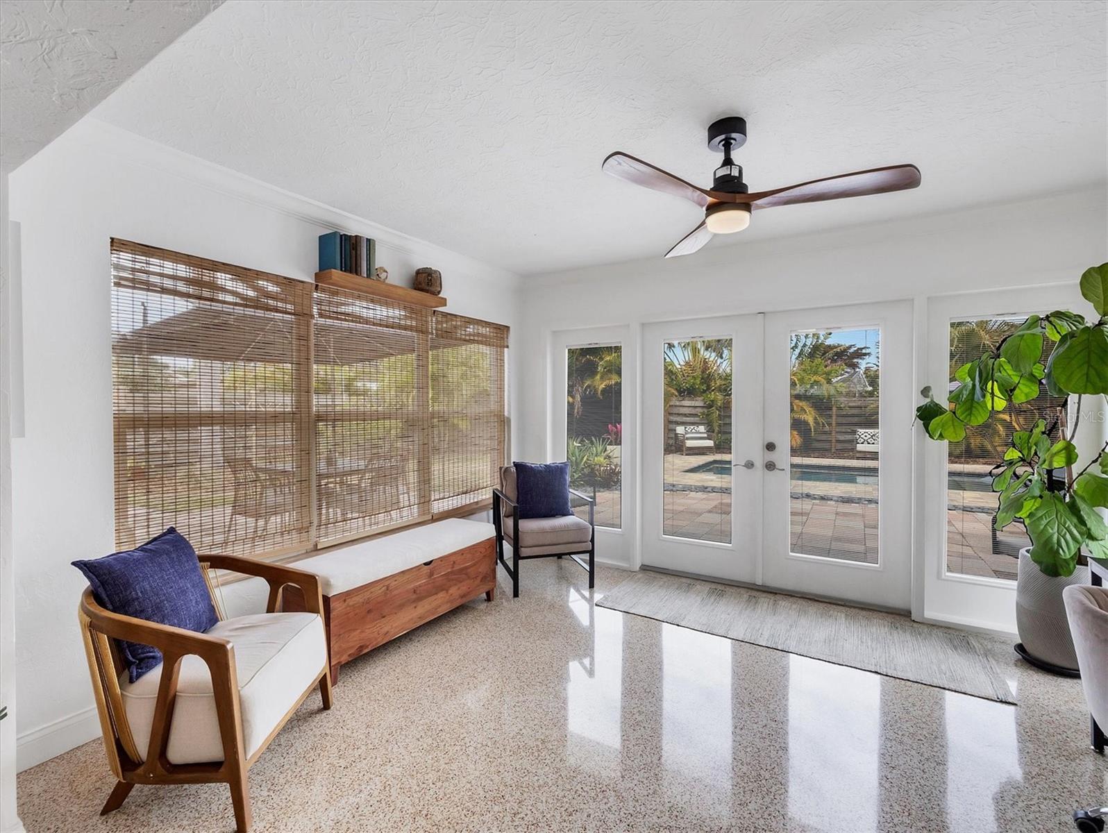 SOUTH GATE - Residential