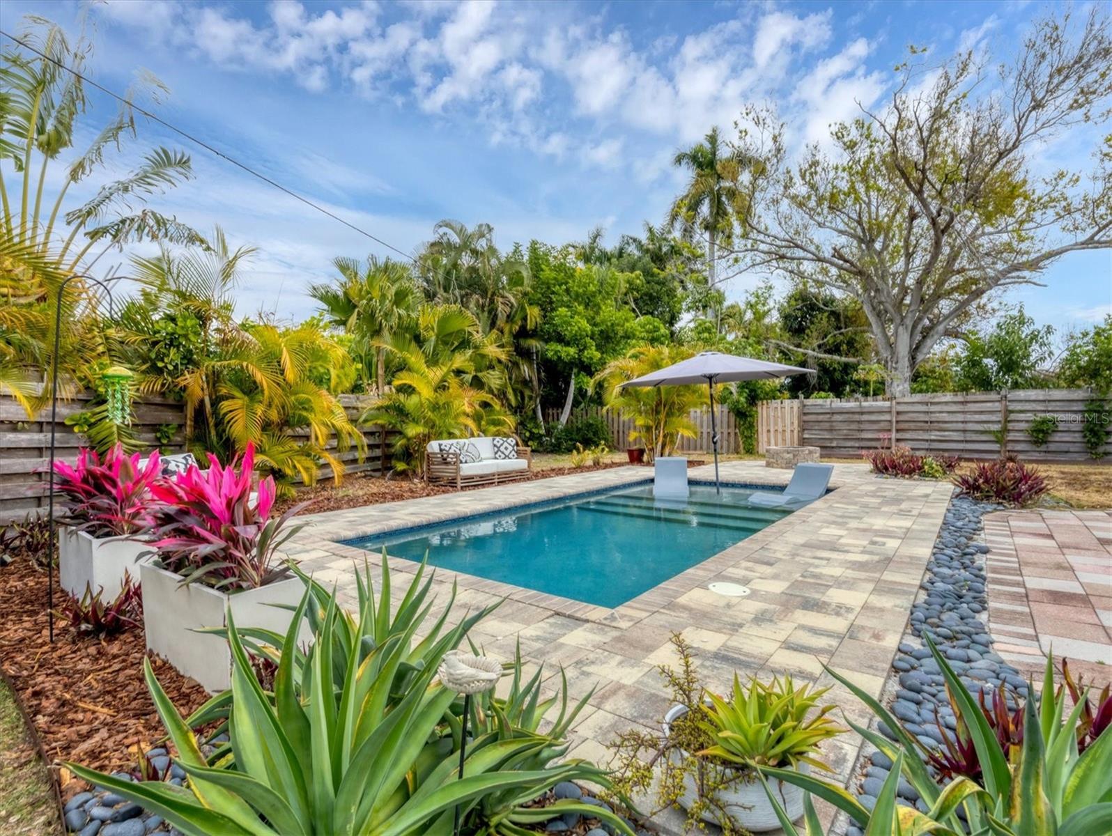 SOUTH GATE - Residential