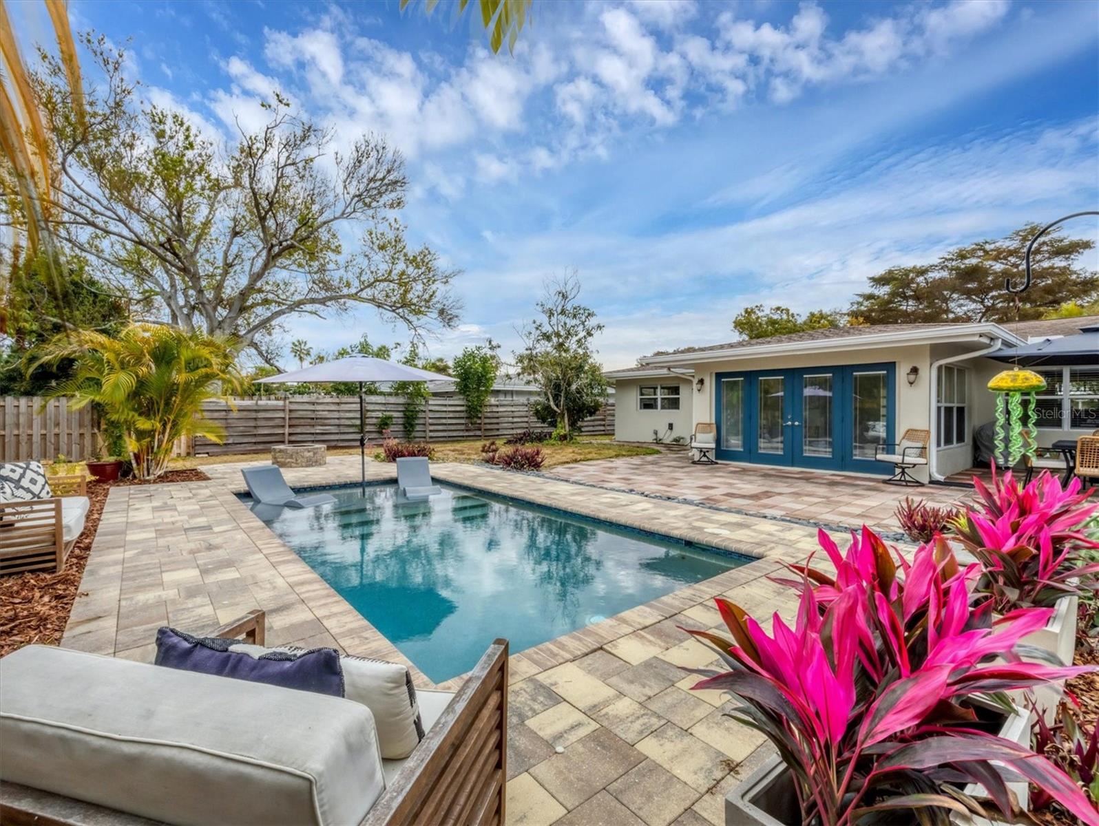 SOUTH GATE - Residential