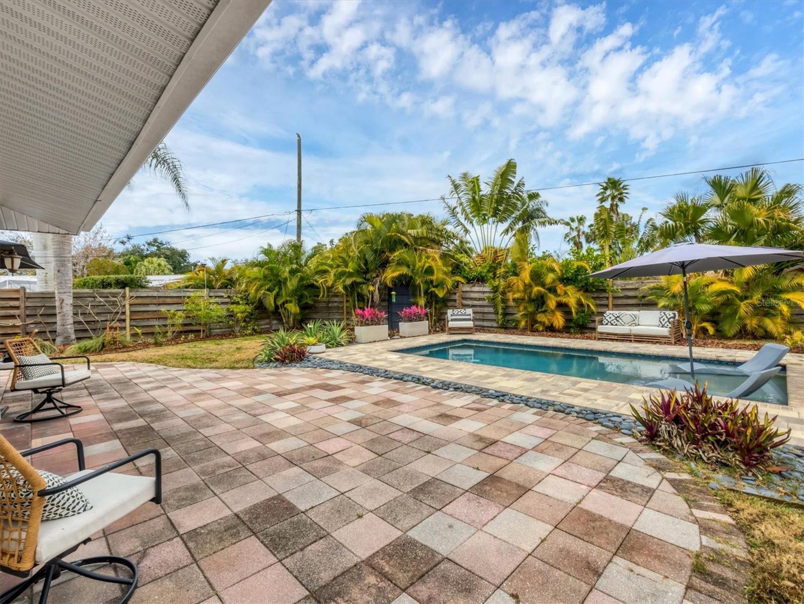 SOUTH GATE - Residential