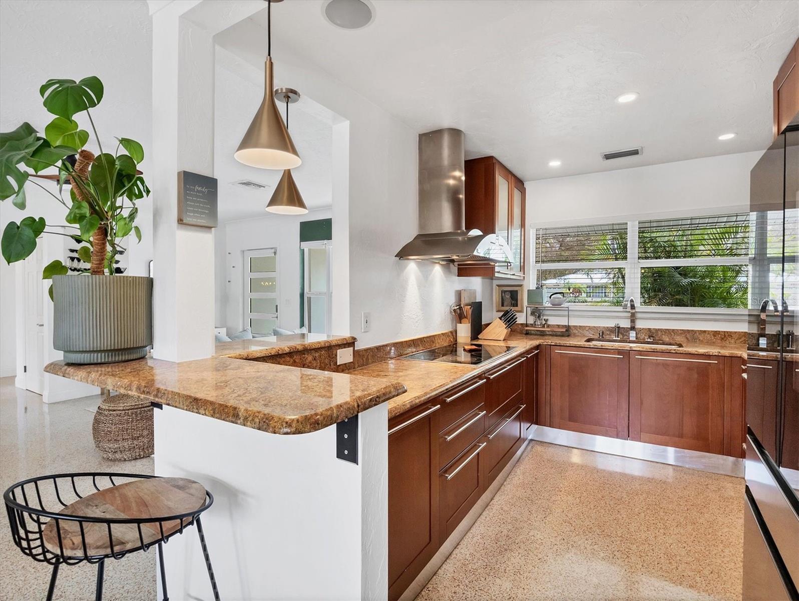 SOUTH GATE - Residential