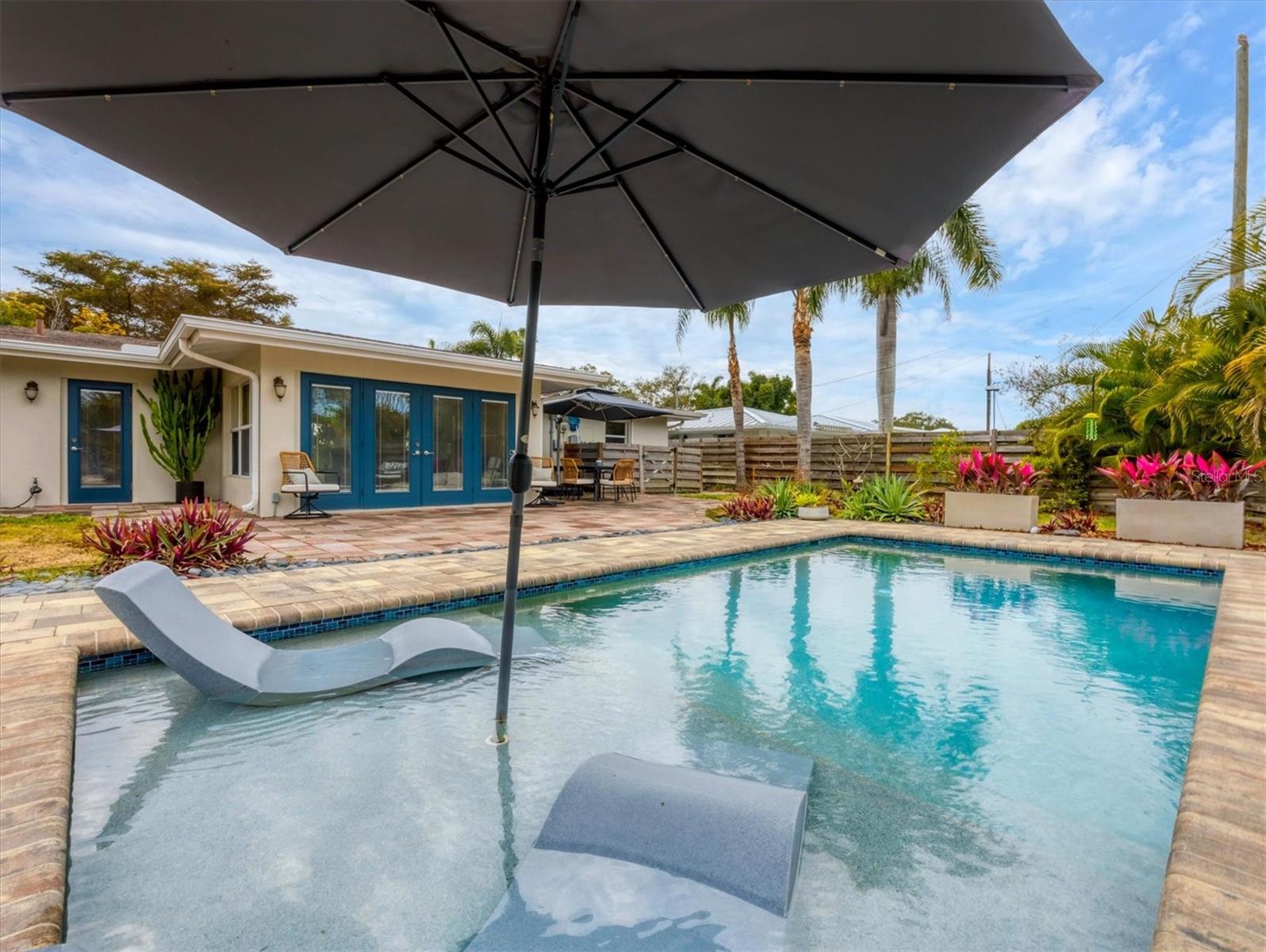 SOUTH GATE - Residential