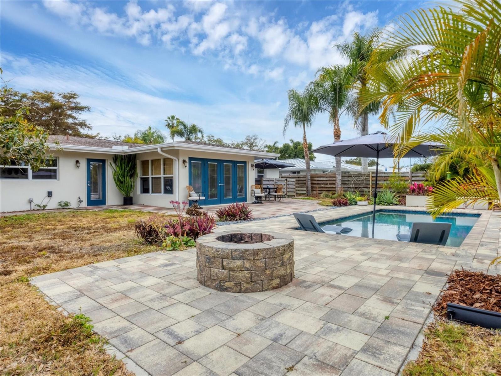 SOUTH GATE - Residential