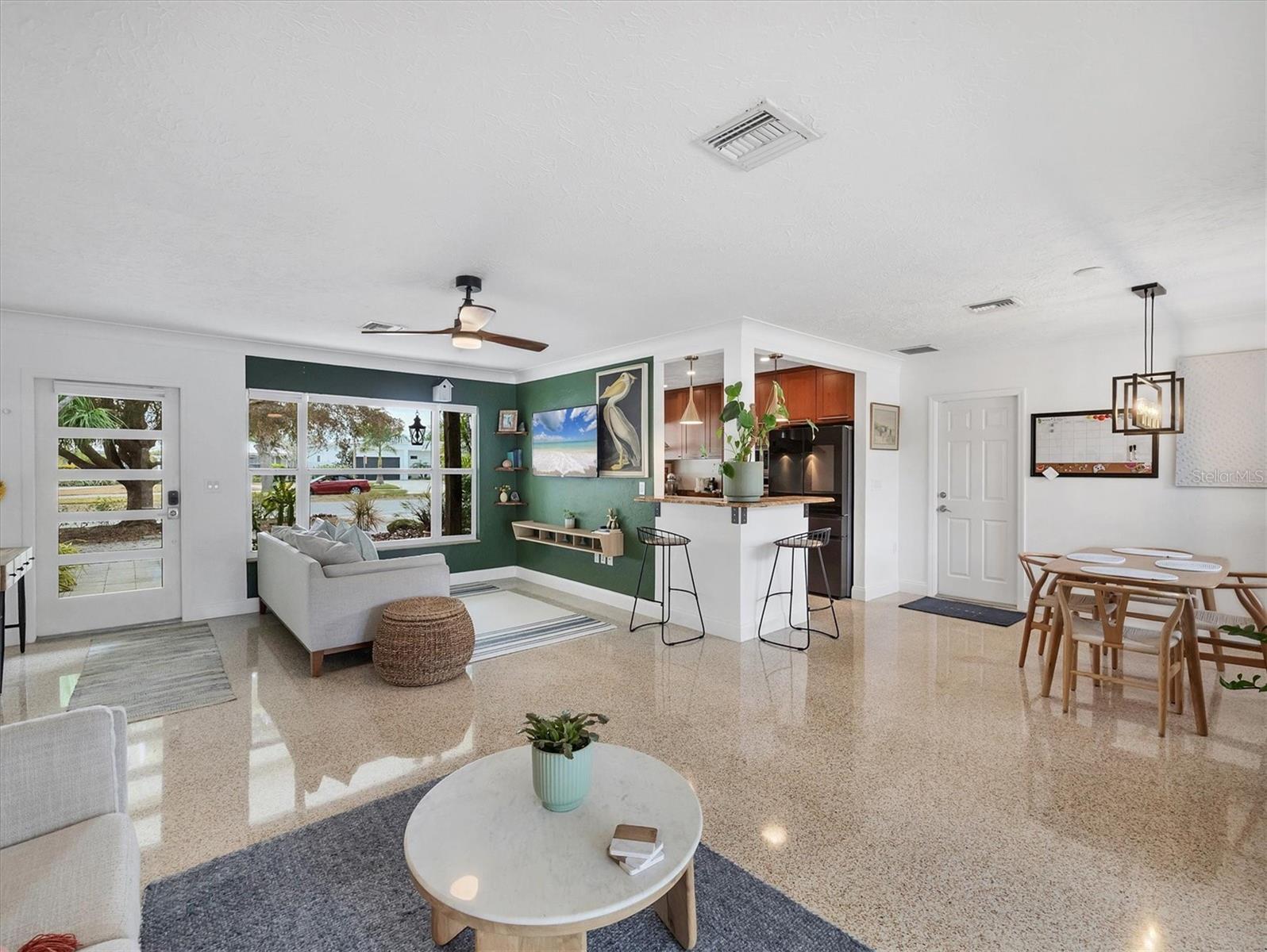 SOUTH GATE - Residential