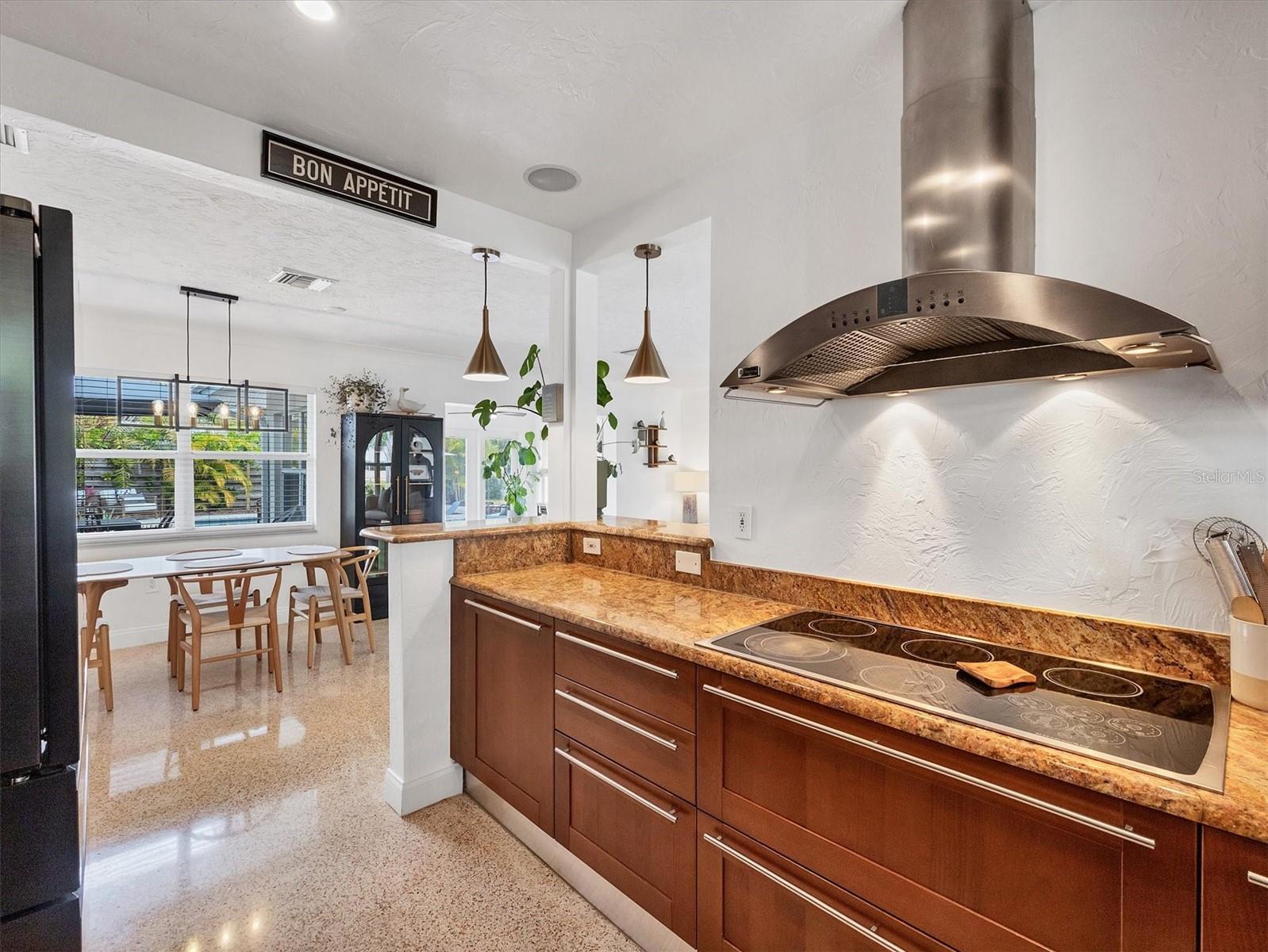 SOUTH GATE - Residential