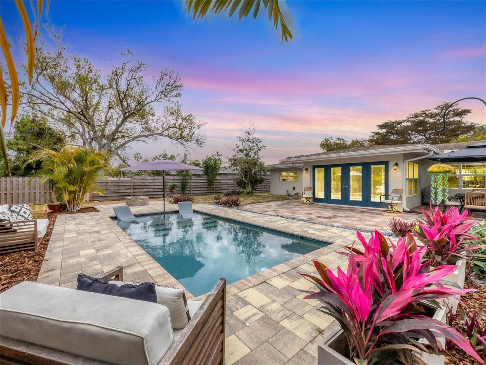 SOUTH GATE - Residential